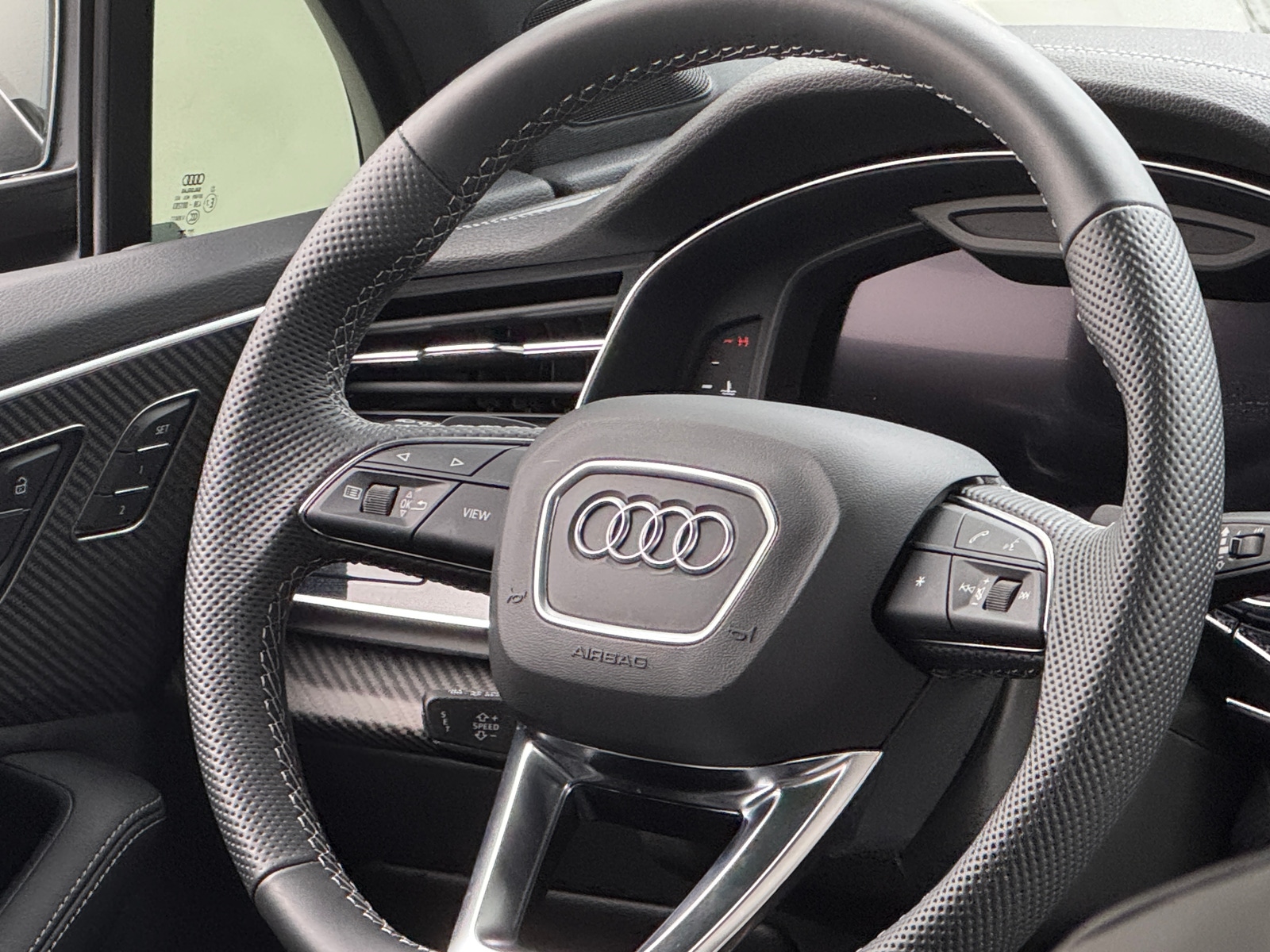 Thumbnail: 2025 Audi SQ7 - 4