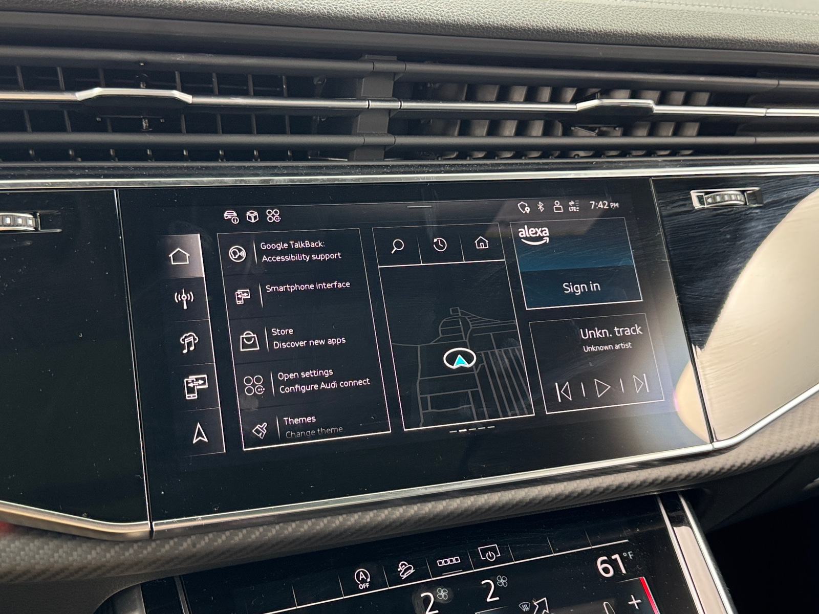 Thumbnail: 2025 Audi SQ7 - 3