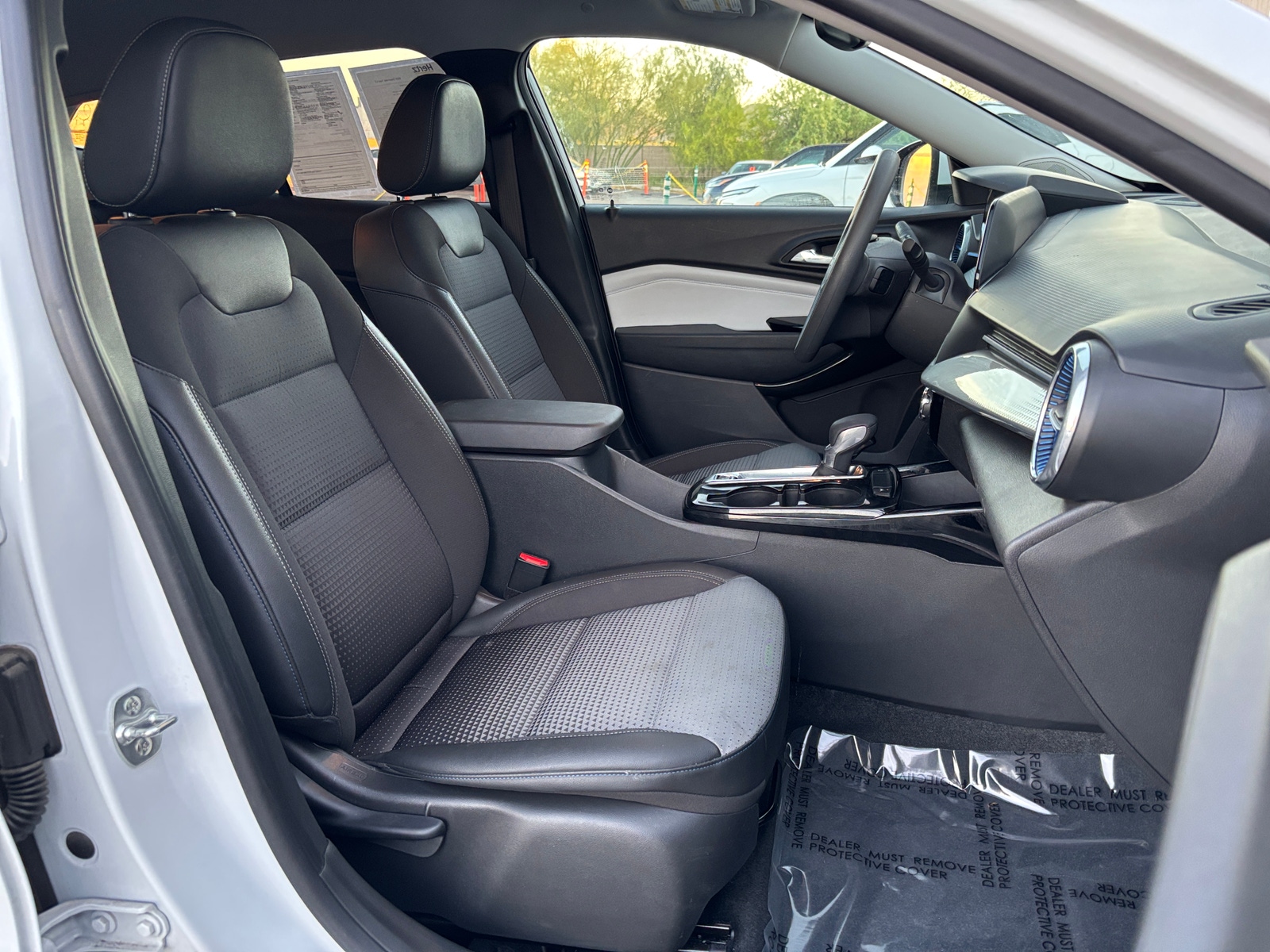 Thumbnail: 2025 Chevrolet Trax - 2