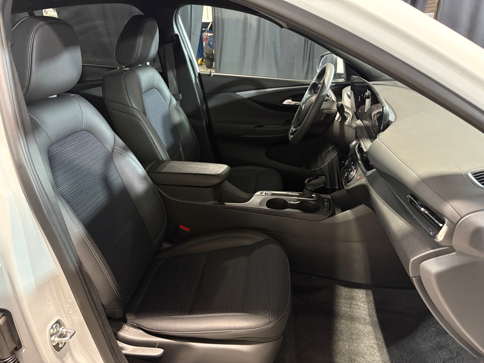 Thumbnail: 2025 Buick Envista - 2