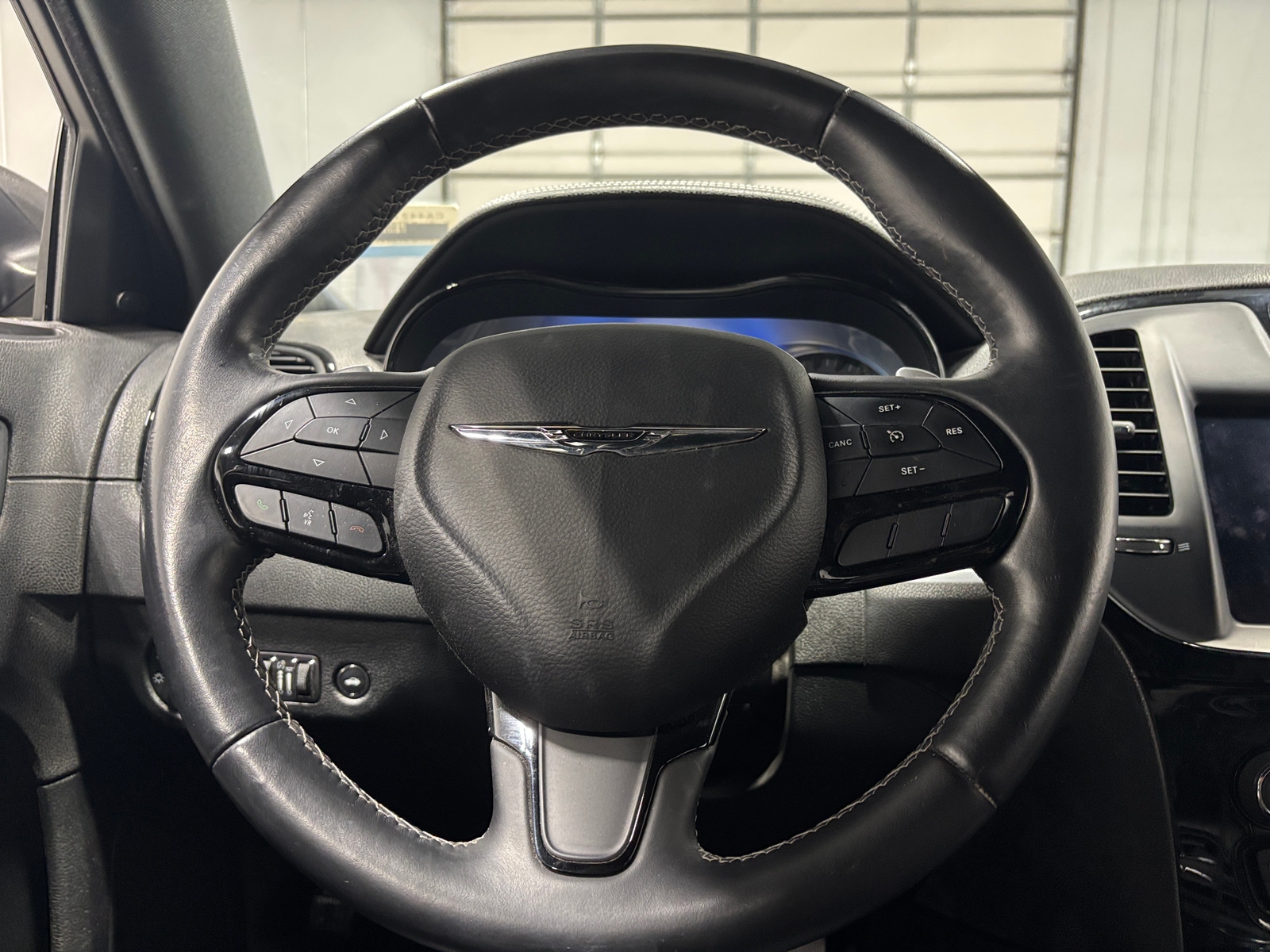 Thumbnail: 2018 Chrysler 300 - 4