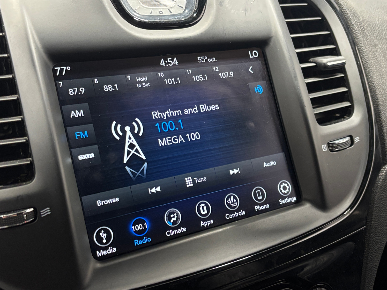 Thumbnail: 2018 Chrysler 300 - 3