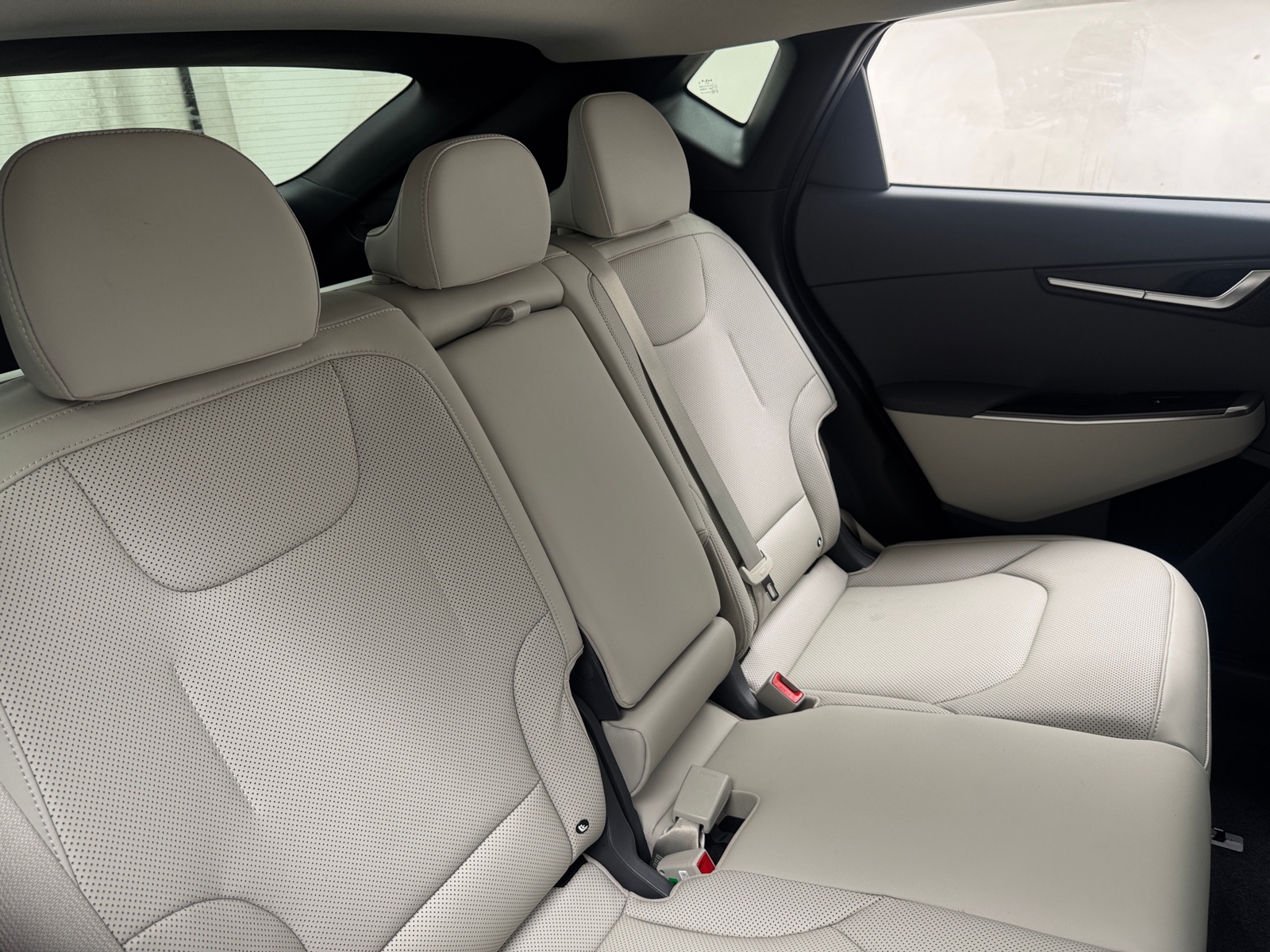 Thumbnail: 2022 Kia EV6 - 5