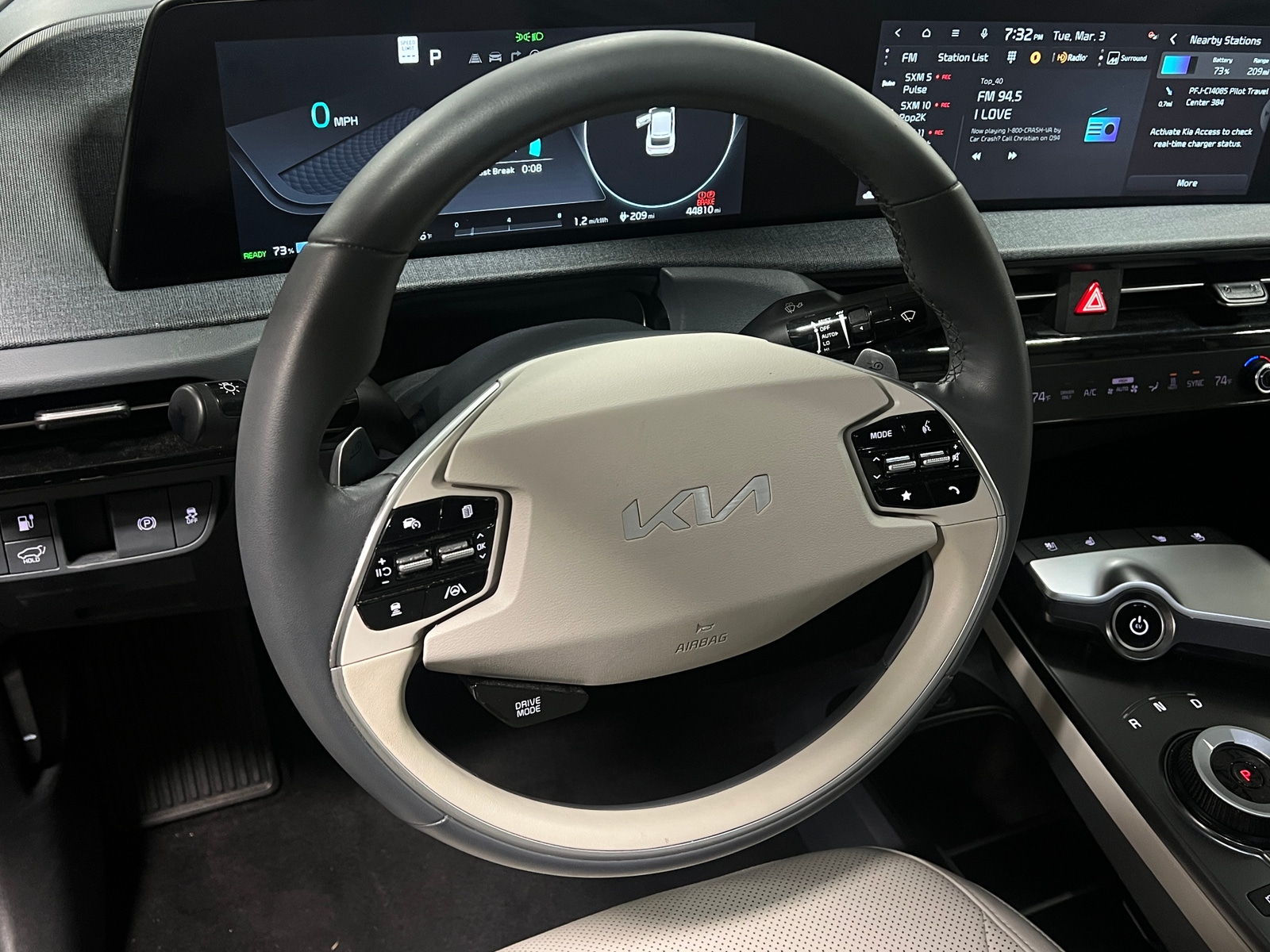 Thumbnail: 2022 Kia EV6 - 4