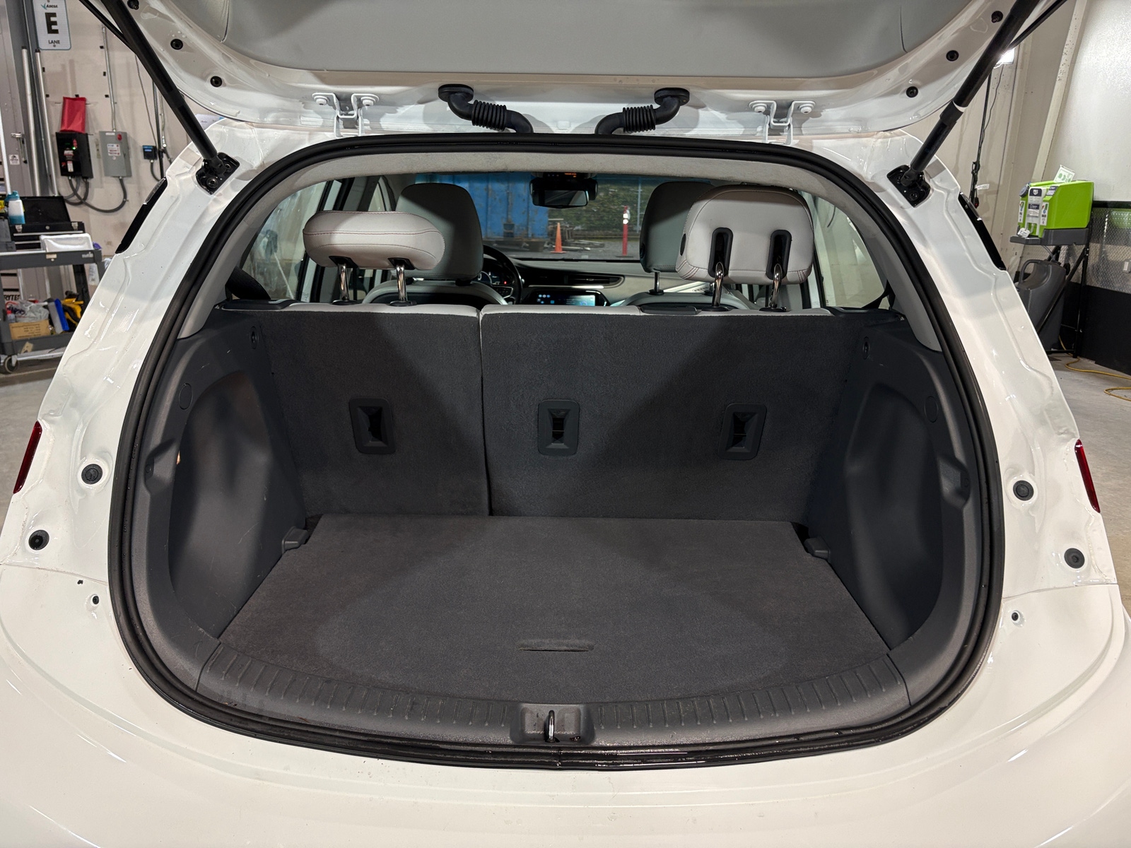 Thumbnail: 2017 Chevrolet Bolt EV - 6