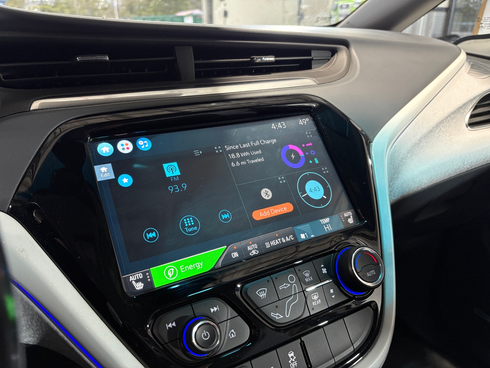 Thumbnail: 2017 Chevrolet Bolt EV - 3