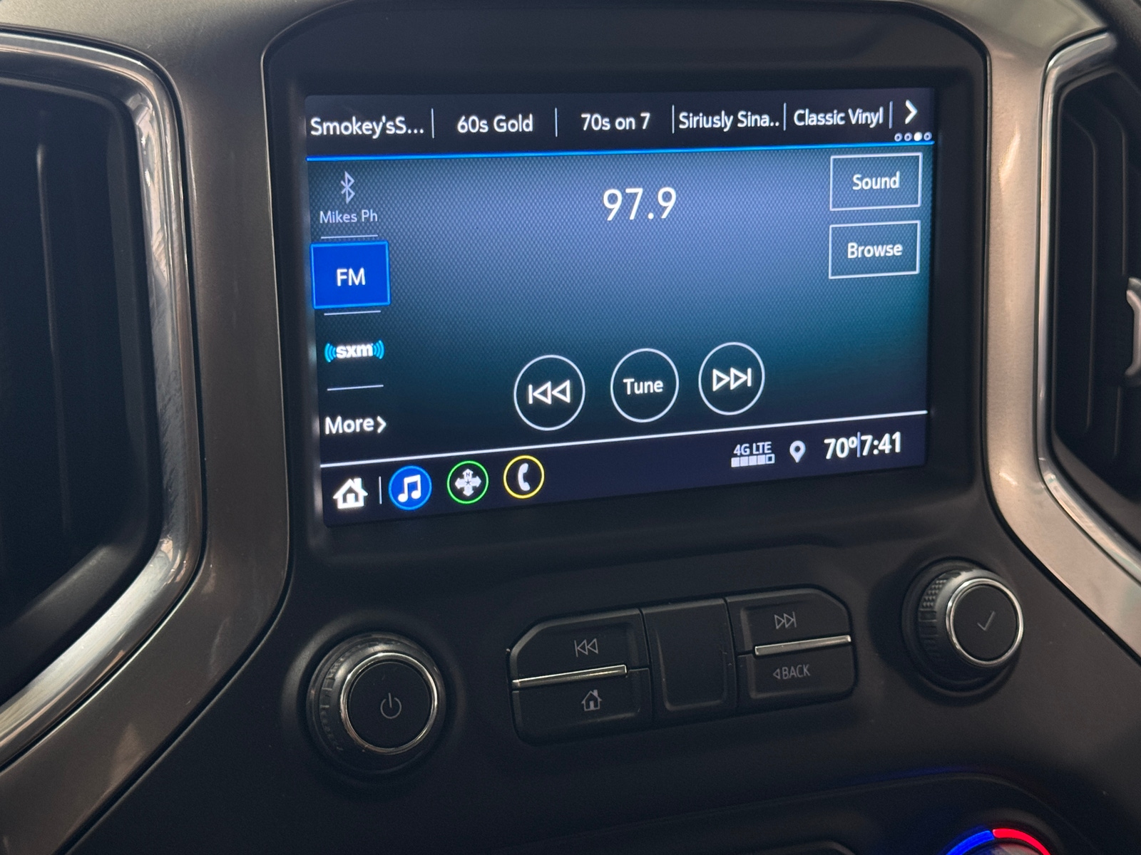 Thumbnail: 2021 Chevrolet Silverado 1500 - 4