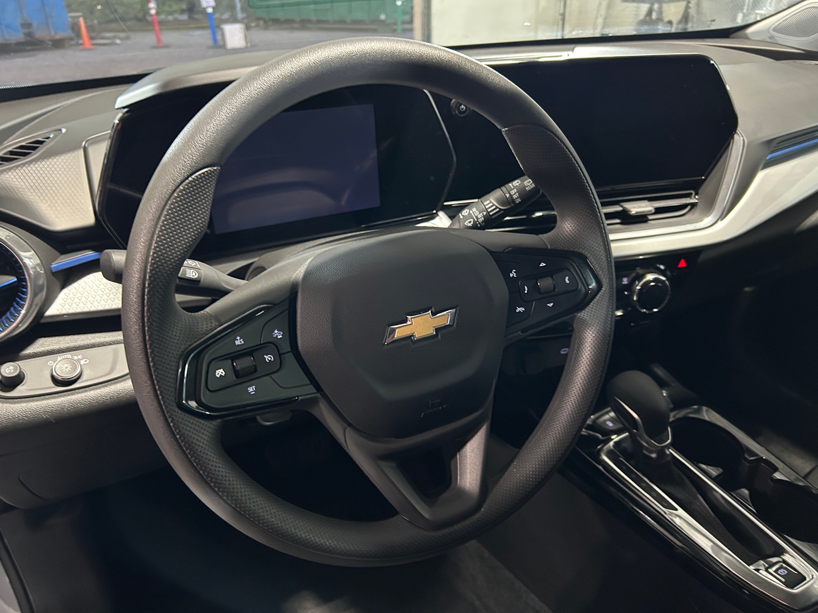 Thumbnail: 2025 Chevrolet Trax - 5