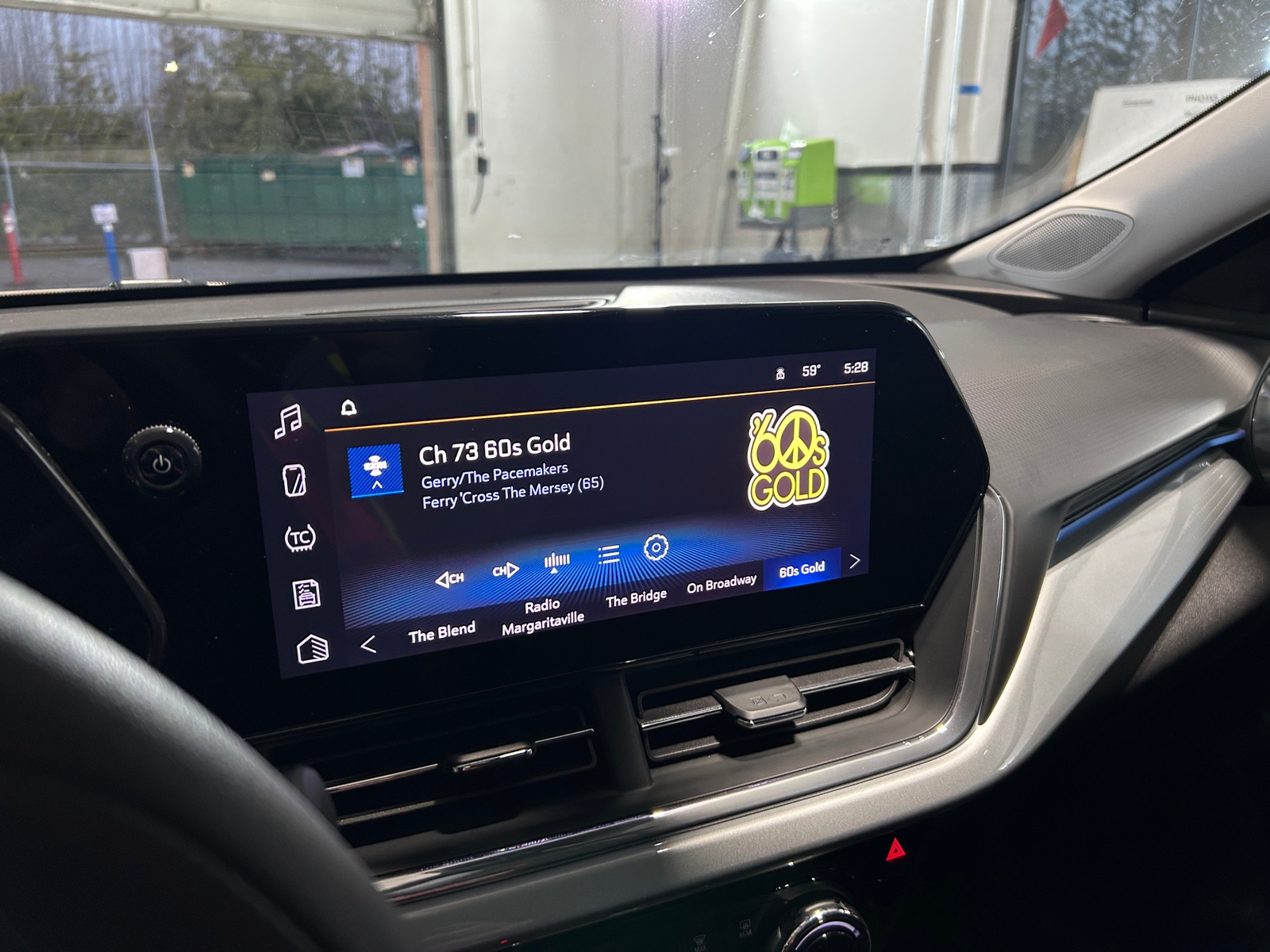 Thumbnail: 2025 Chevrolet Trax - 4