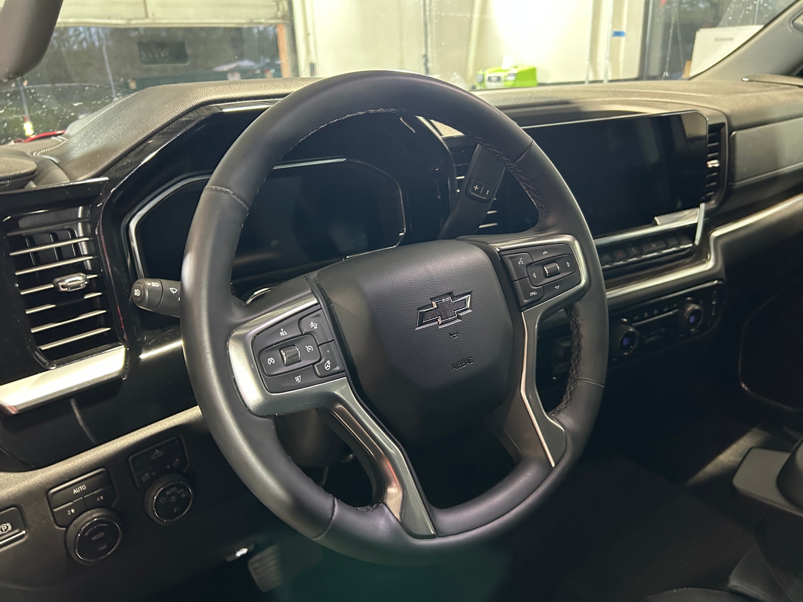 Thumbnail: 2026 Chevrolet Silverado 1500 - 5