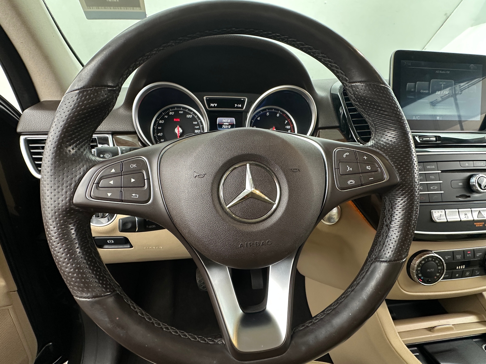 Thumbnail: 2016 Mercedes-Benz GLE - 4