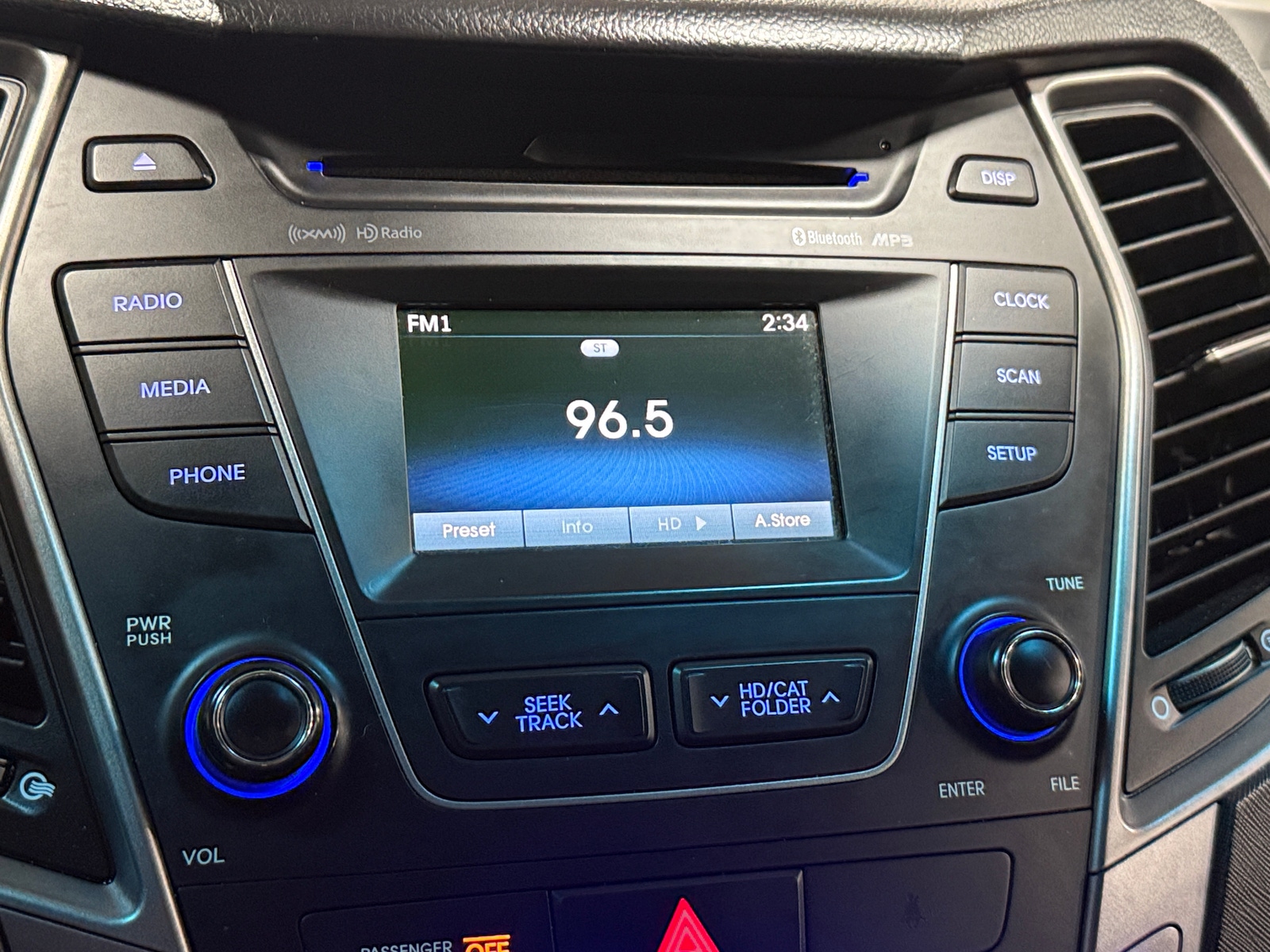 Thumbnail: 2015 Hyundai Santa Fe - 3