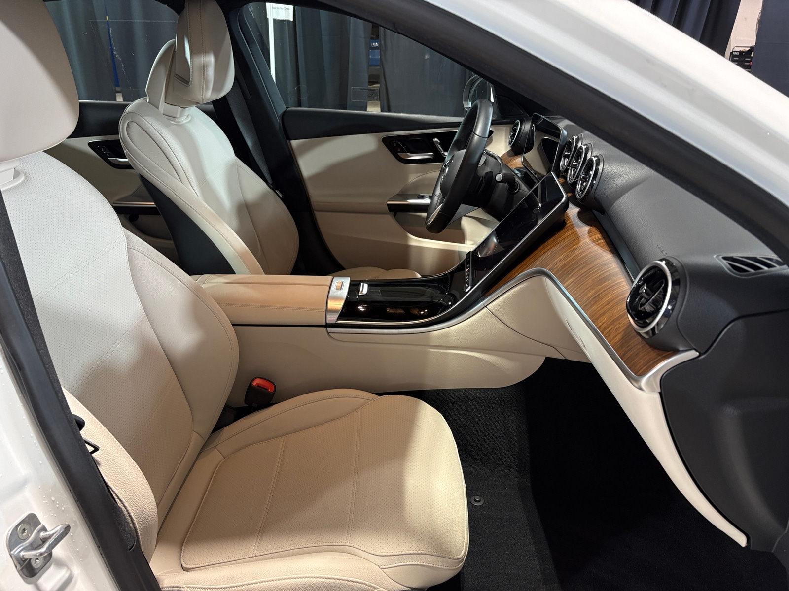 Thumbnail: 2025 Mercedes-Benz C-Class - 2