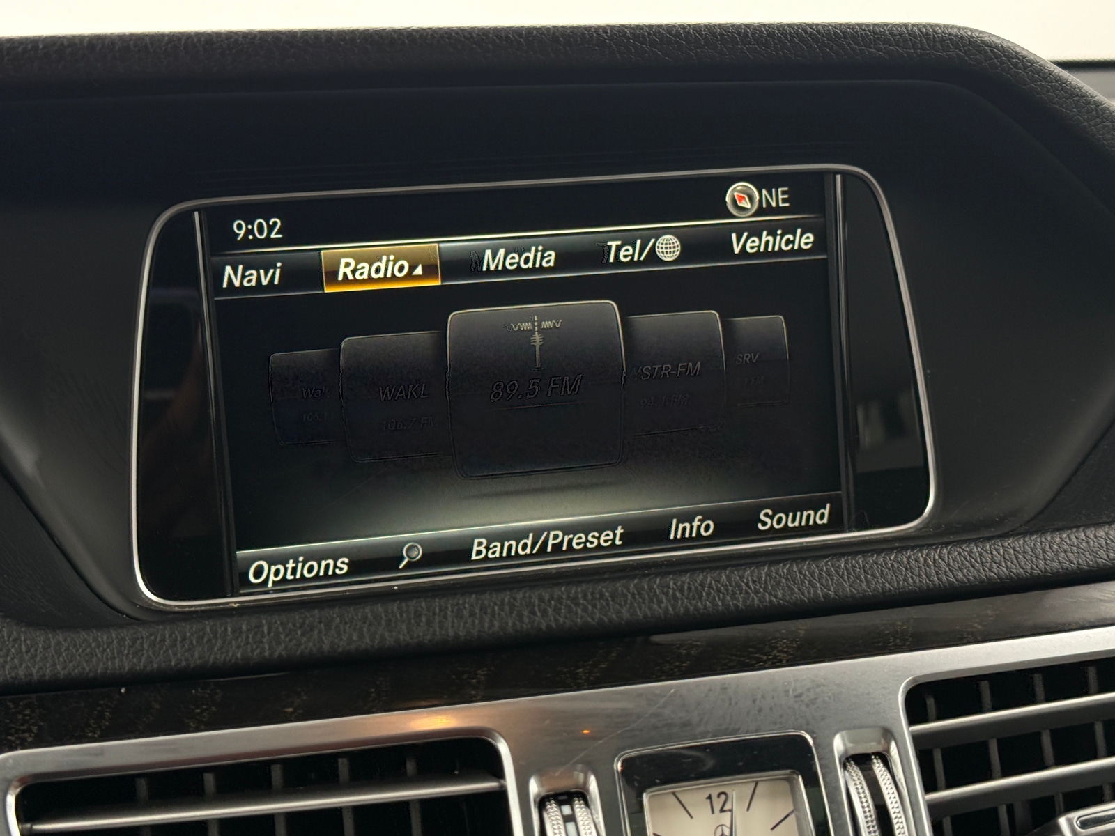 Thumbnail: 2016 Mercedes-Benz E-Class - 3