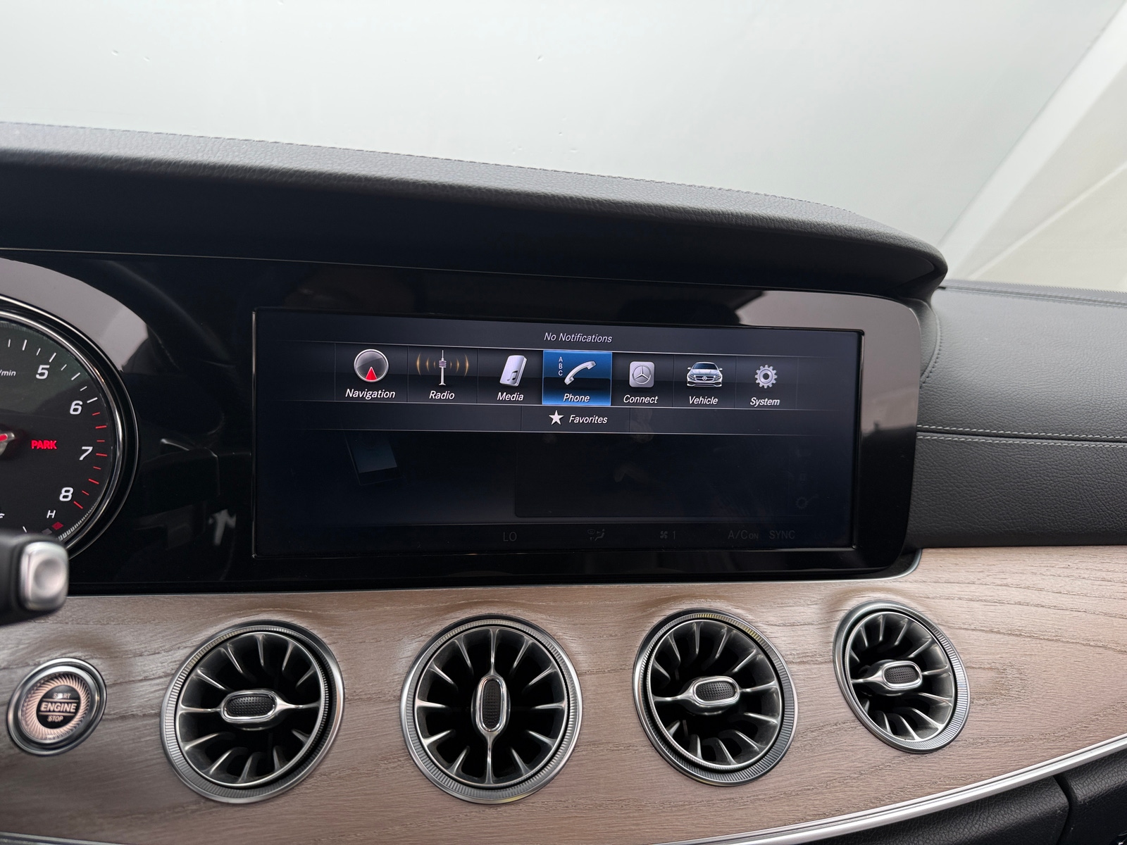 Thumbnail: 2018 Mercedes-Benz E-Class - 2