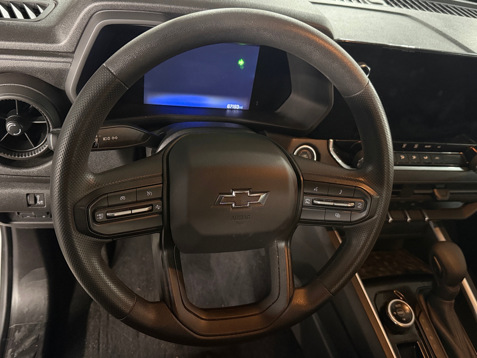 Thumbnail: 2023 Chevrolet Colorado - 5