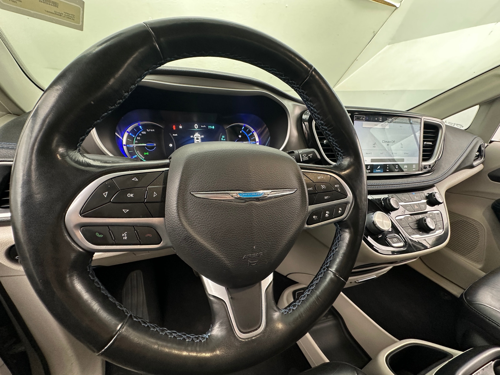 Thumbnail: 2021 Chrysler Pacifica - 4
