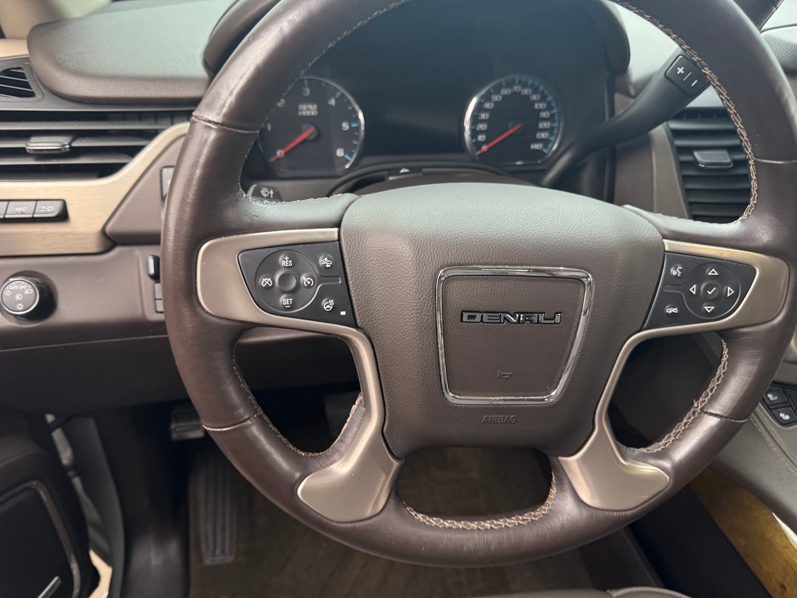 Thumbnail: 2017 GMC Yukon - 4