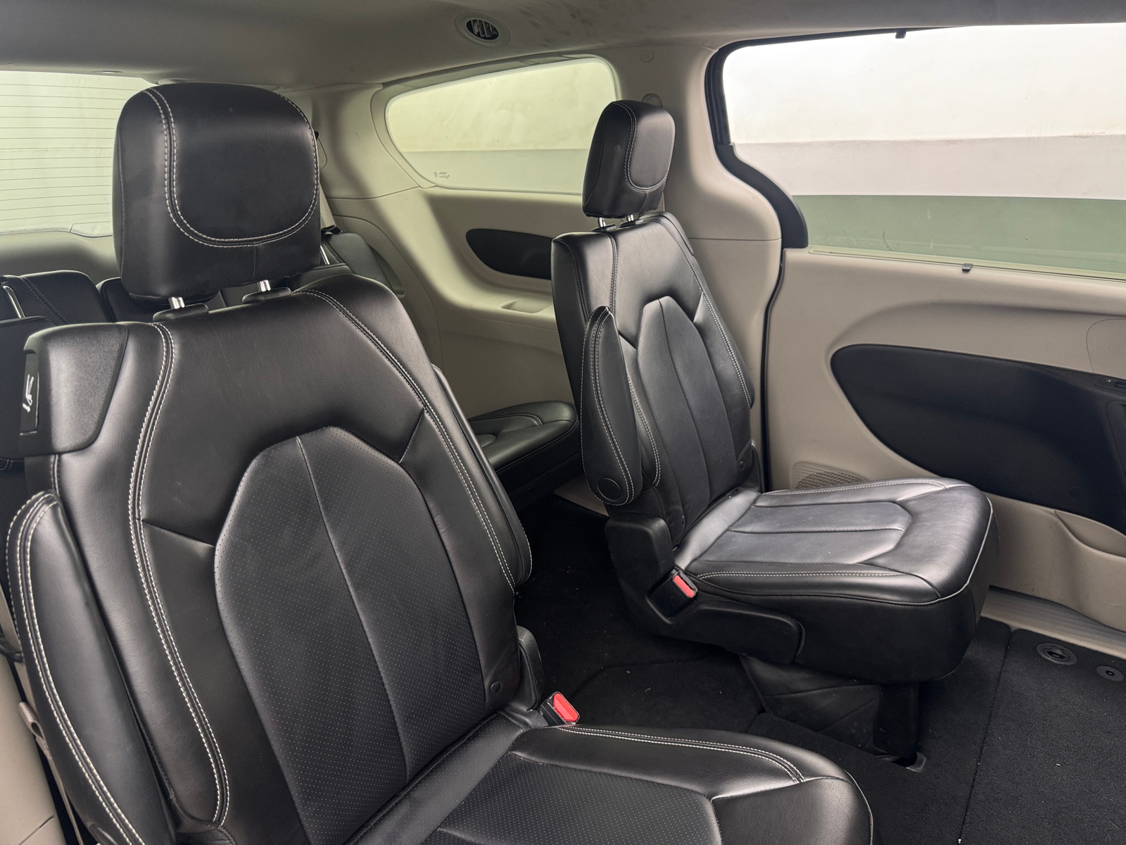 Thumbnail: 2023 Chrysler Pacifica - 5