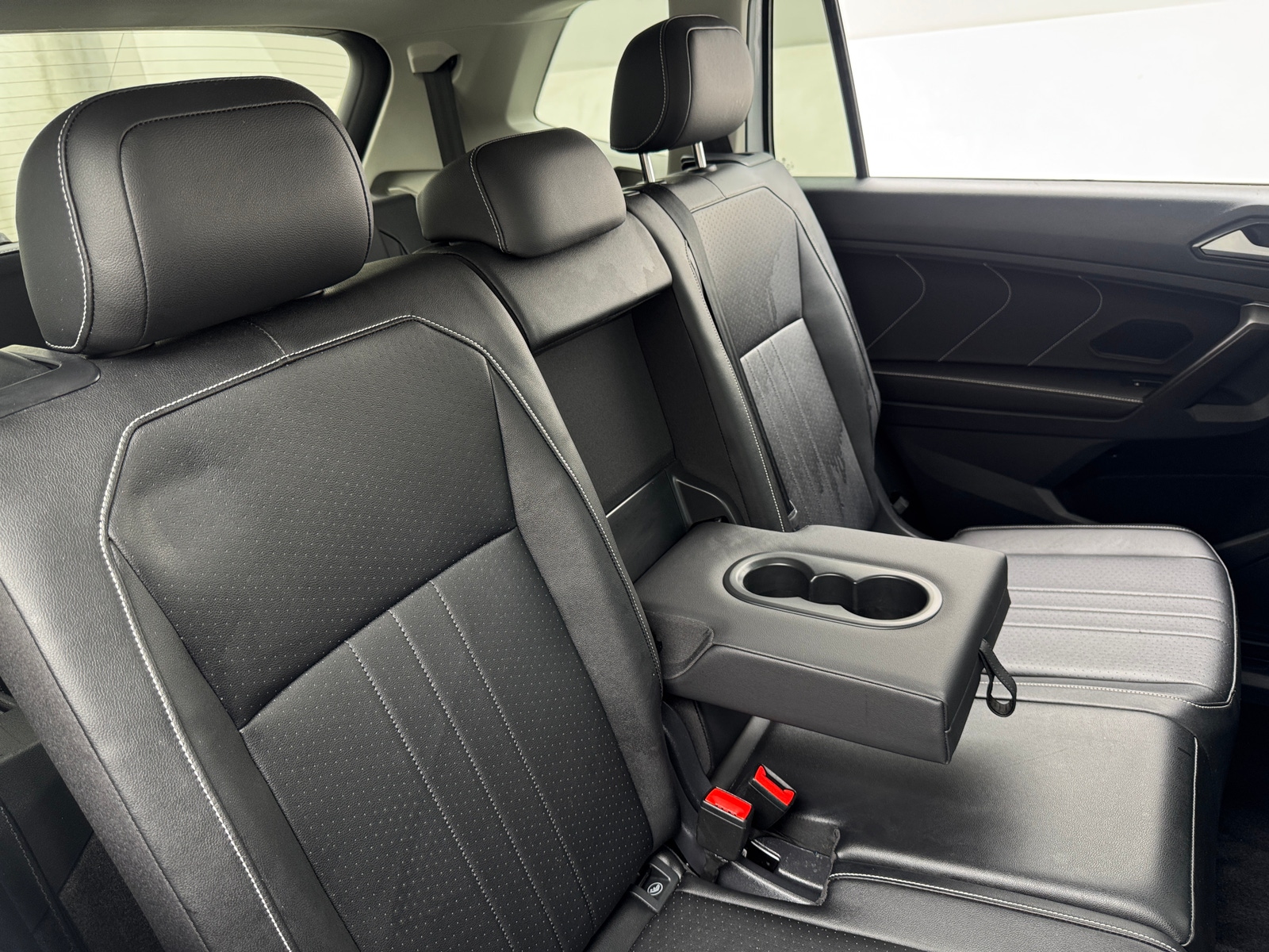 Thumbnail: 2022 Volkswagen Tiguan - 5