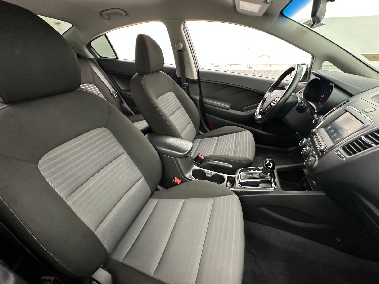 Thumbnail: 2017 Kia Forte - 2