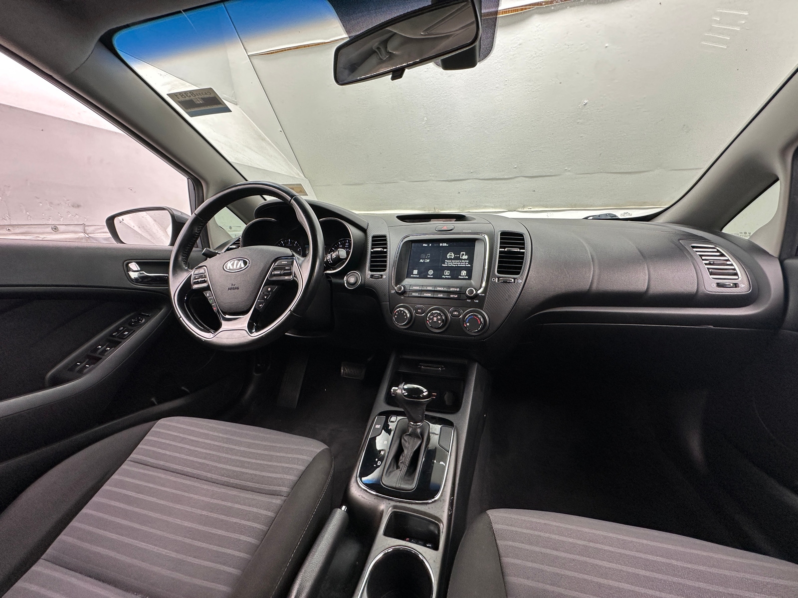 Thumbnail: 2017 Kia Forte - 3