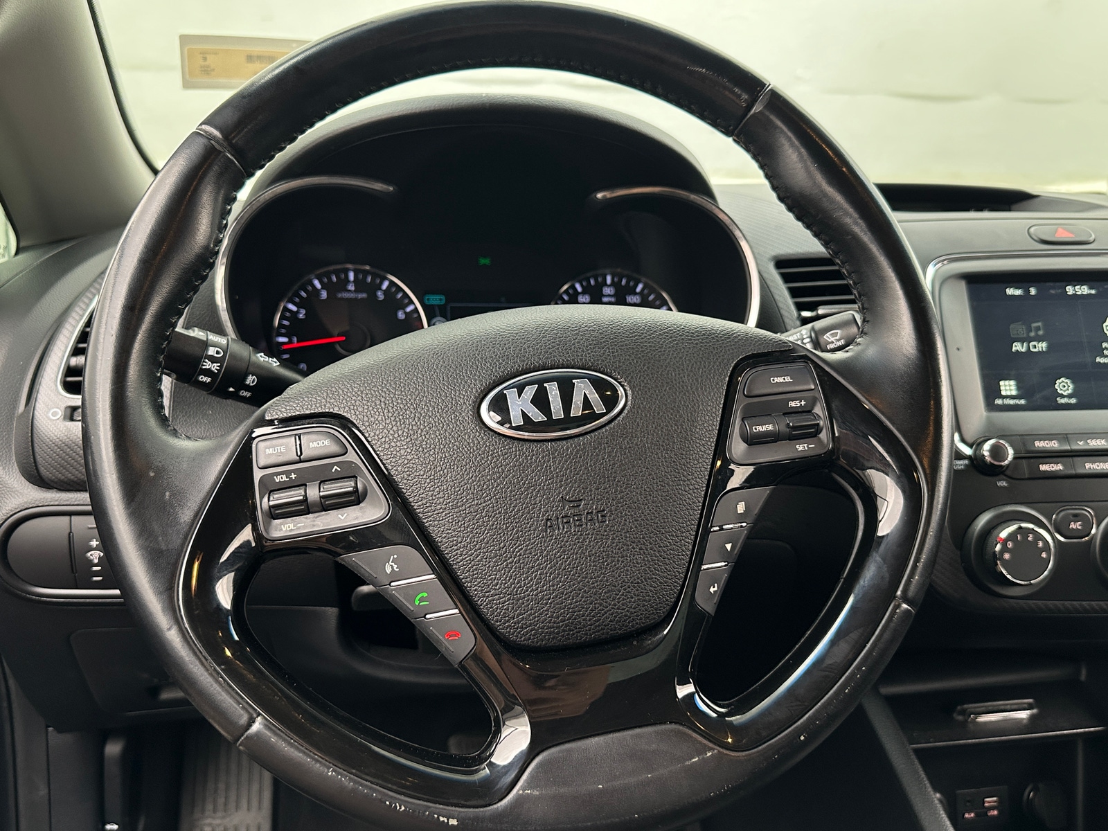 Thumbnail: 2017 Kia Forte - 5