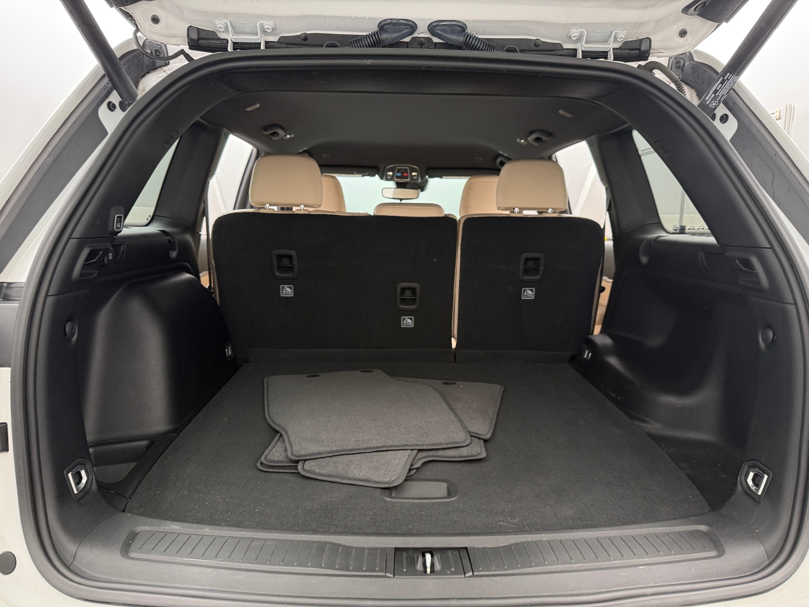 Thumbnail: 2023 Jeep Grand Cherokee - 6