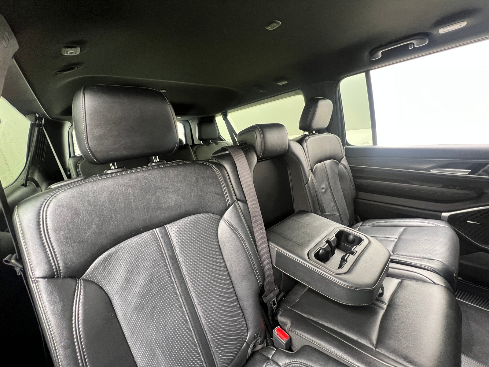 Thumbnail: 2023 Jeep Wagoneer - 5