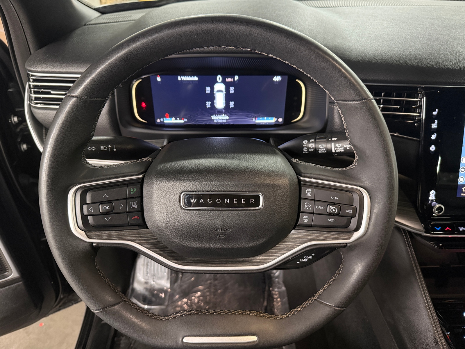 Thumbnail: 2023 Jeep Wagoneer - 4