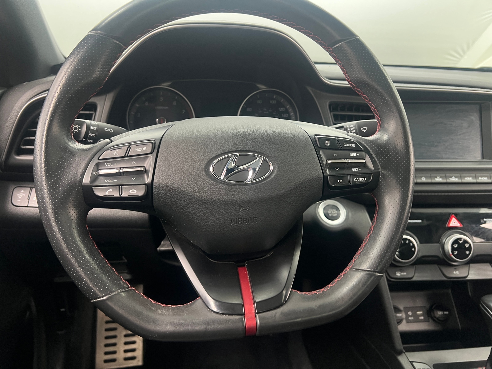 Thumbnail: 2019 Hyundai Elantra - 4