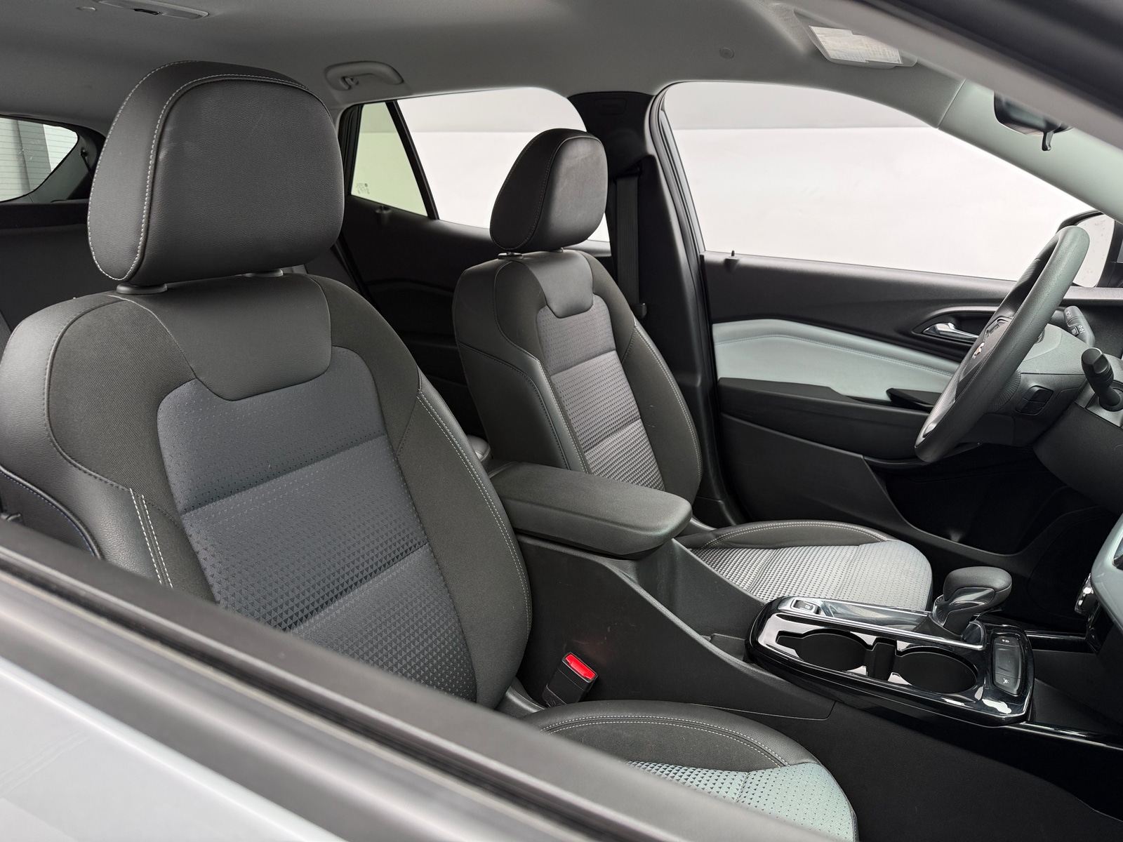 Thumbnail: 2025 Chevrolet Trax - 2