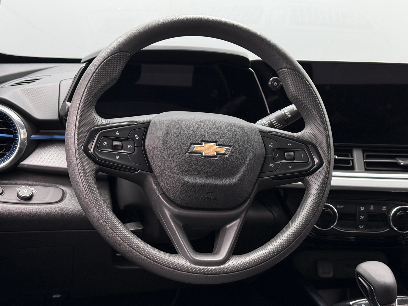 Thumbnail: 2025 Chevrolet Trax - 5