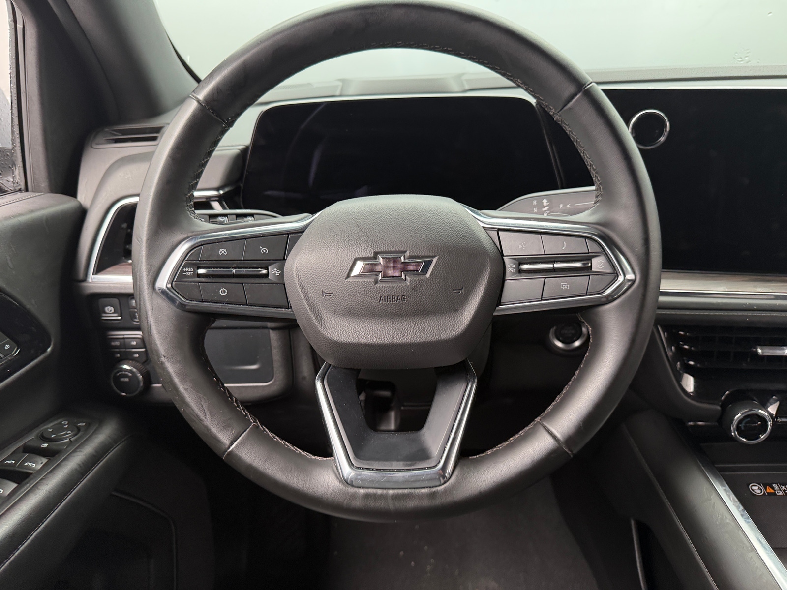 Thumbnail: 2025 Chevrolet Suburban - 4