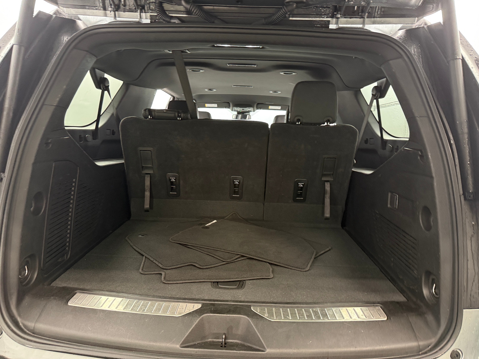 Thumbnail: 2025 Chevrolet Suburban - 6