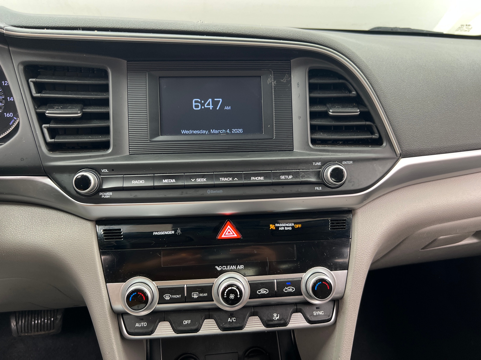 Thumbnail: 2020 Hyundai Elantra - 4