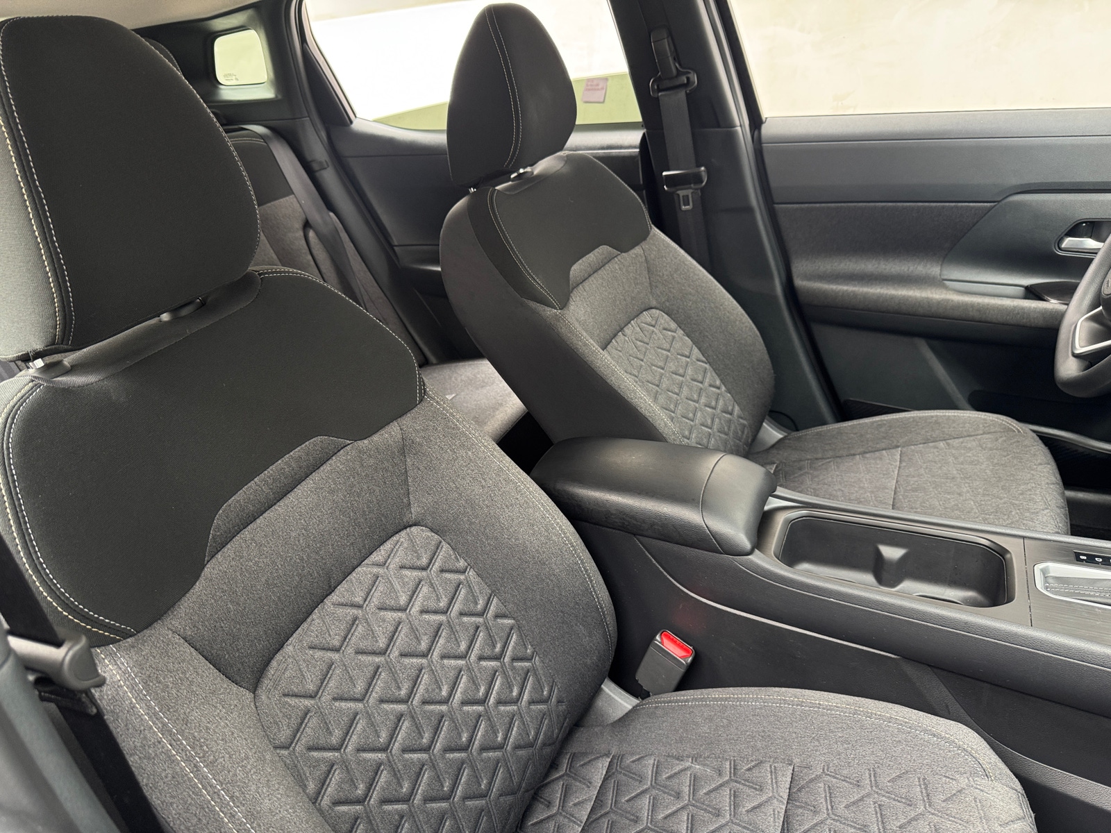 Thumbnail: 2025 Nissan Kicks - 2