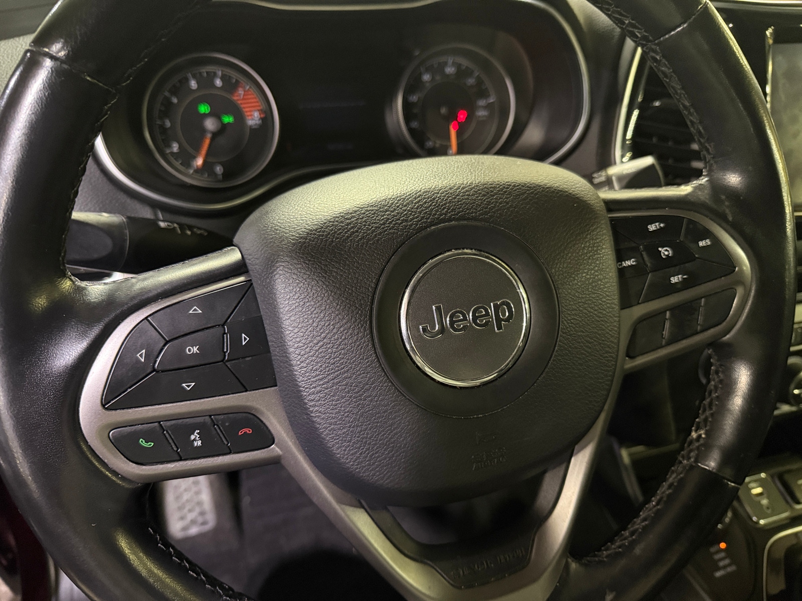 Thumbnail: 2020 Jeep Cherokee - 4