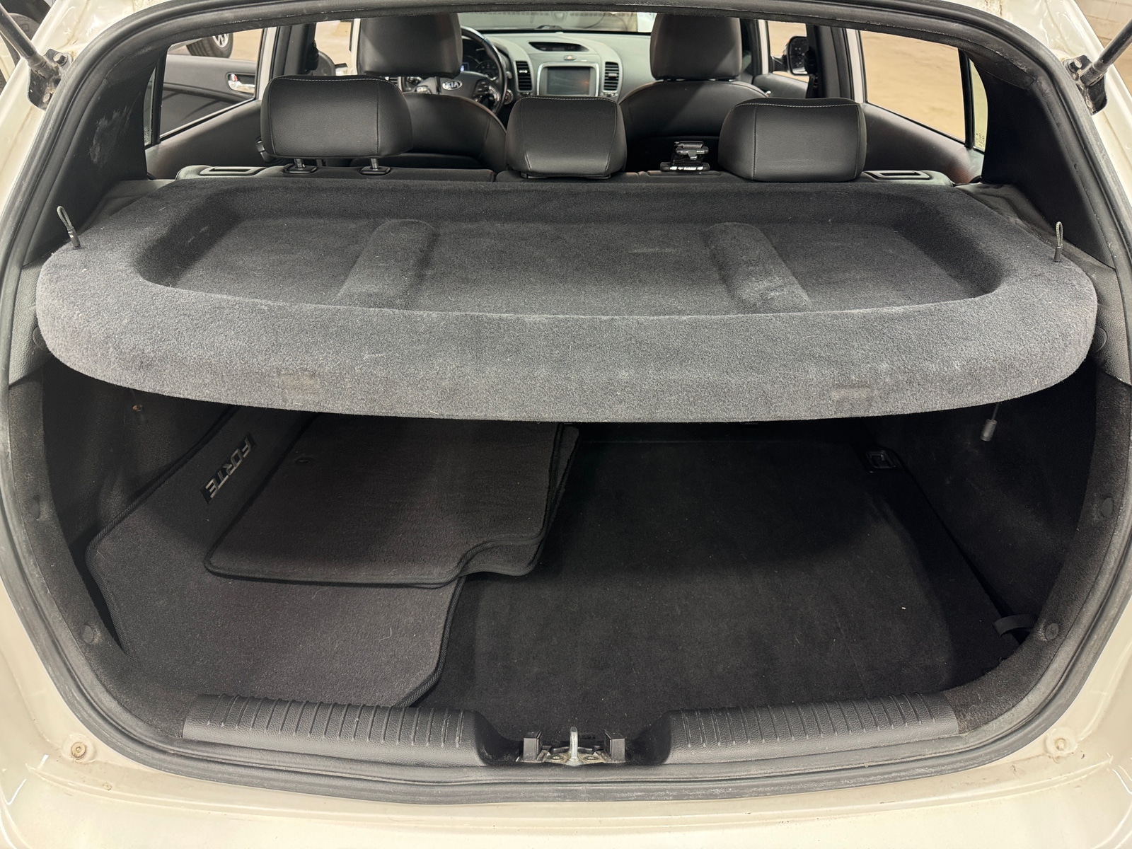 Thumbnail: 2017 Kia Forte - 6