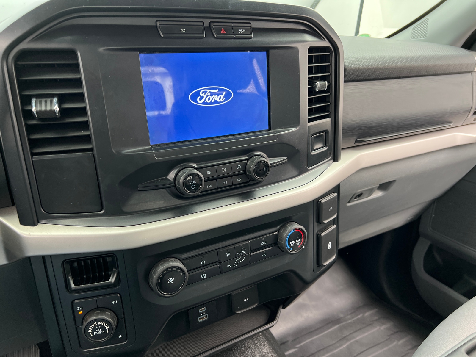 Thumbnail: 2021 Ford Econoline - 4