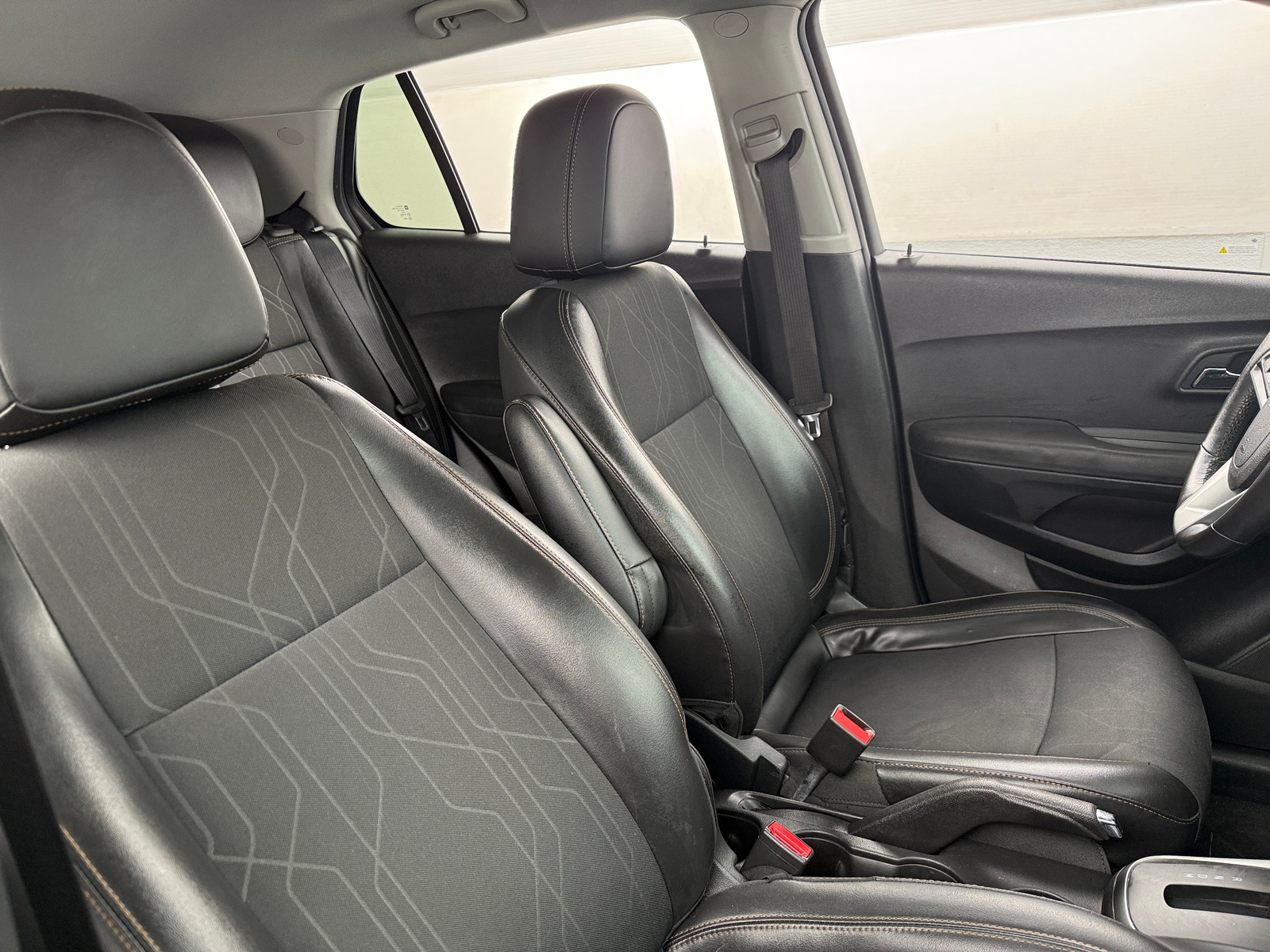 Thumbnail: 2017 Chevrolet Trax - 2