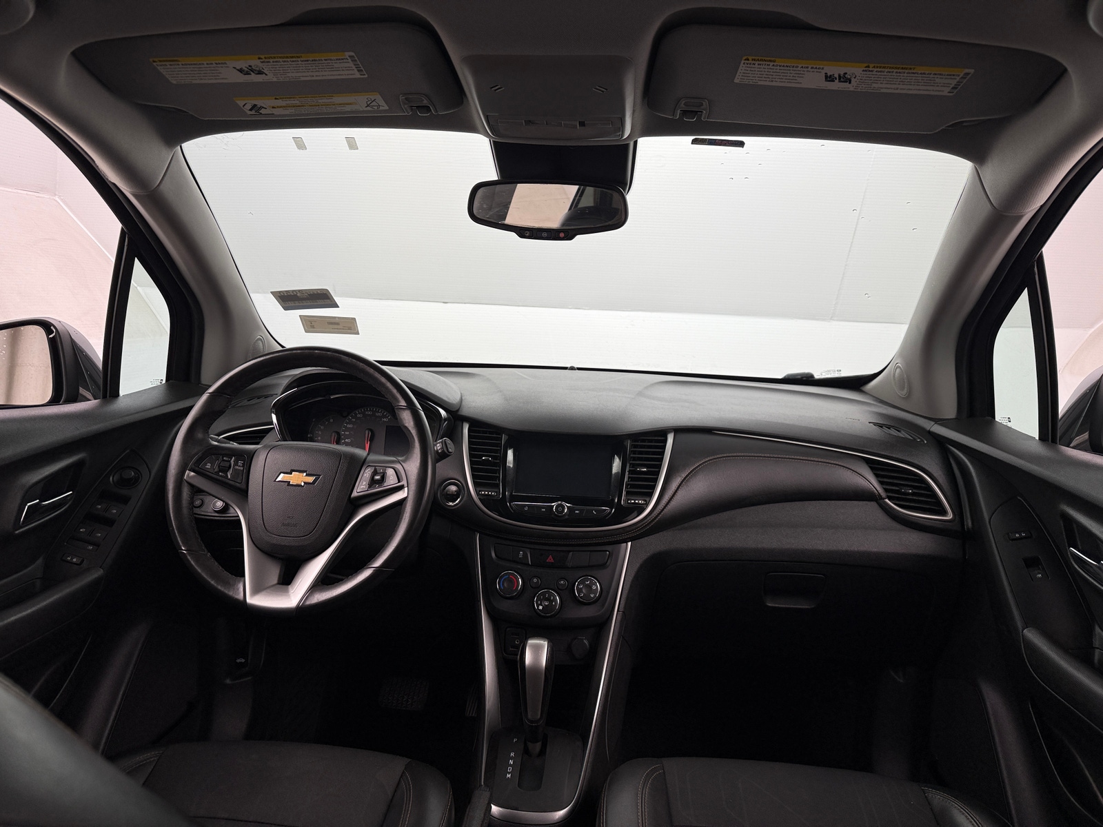 Thumbnail: 2017 Chevrolet Trax - 3