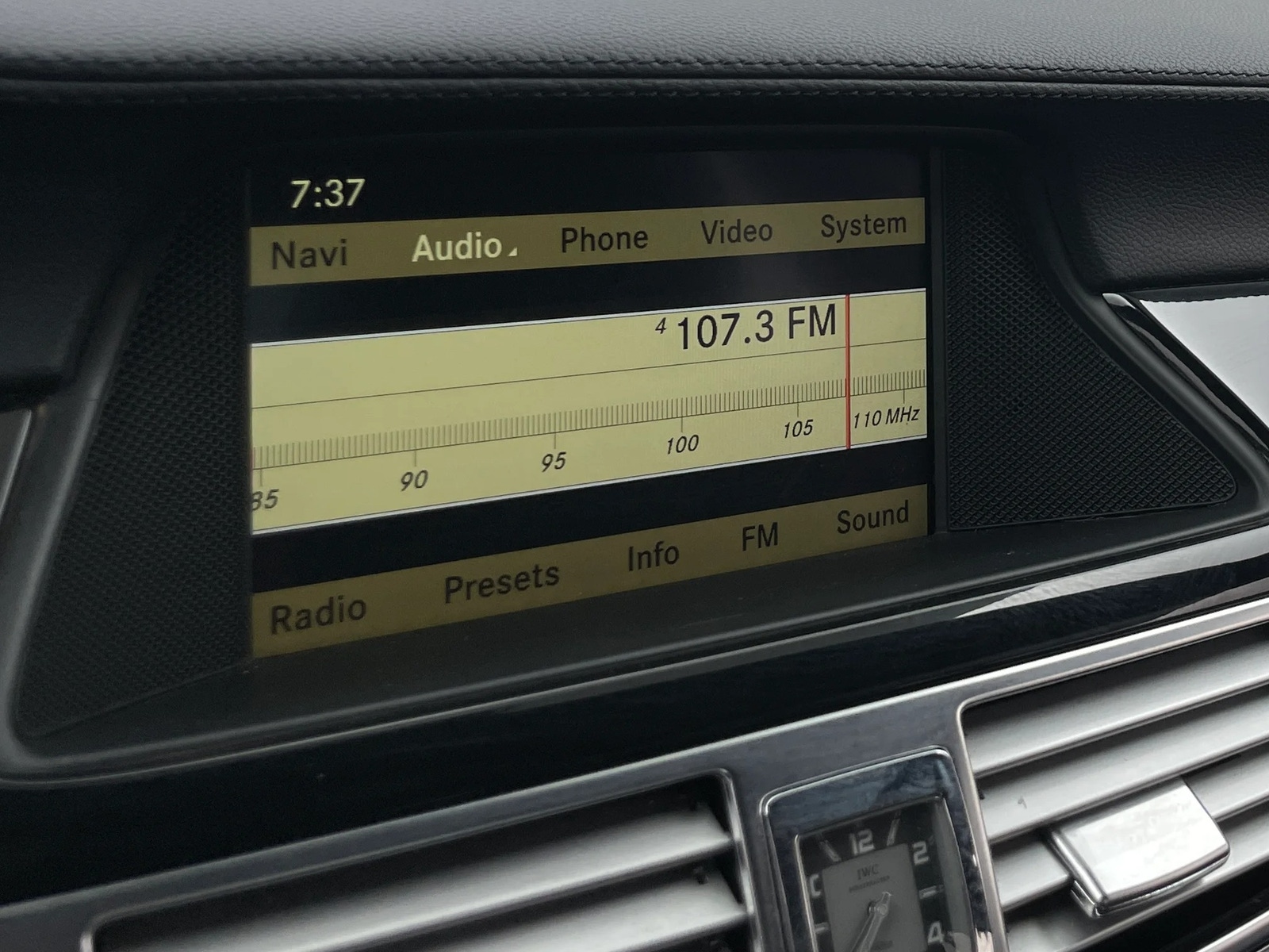 Thumbnail: 2012 Mercedes-Benz CLS - 3