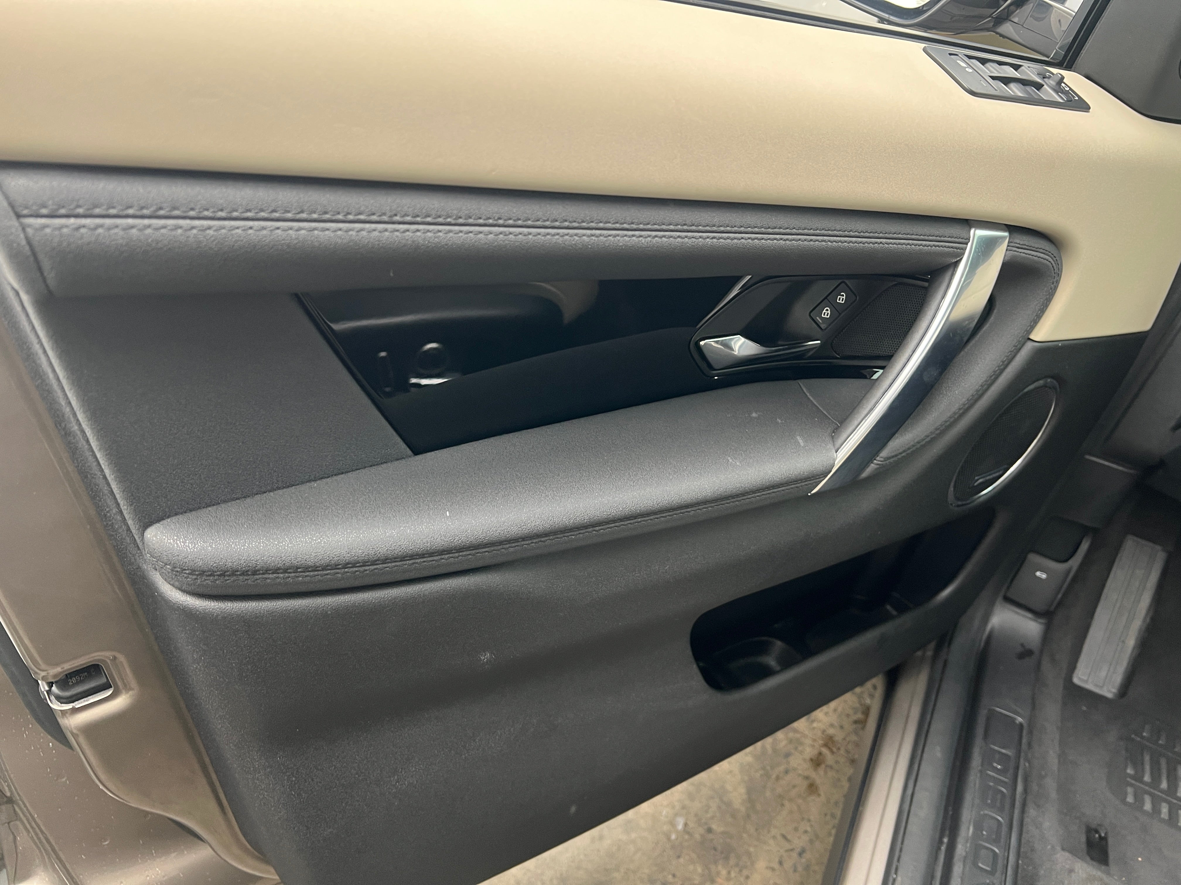 2023 Land Rover Discovery Sport