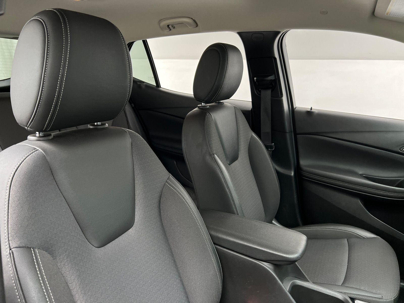 Thumbnail: 2025 Buick Encore GX - 2