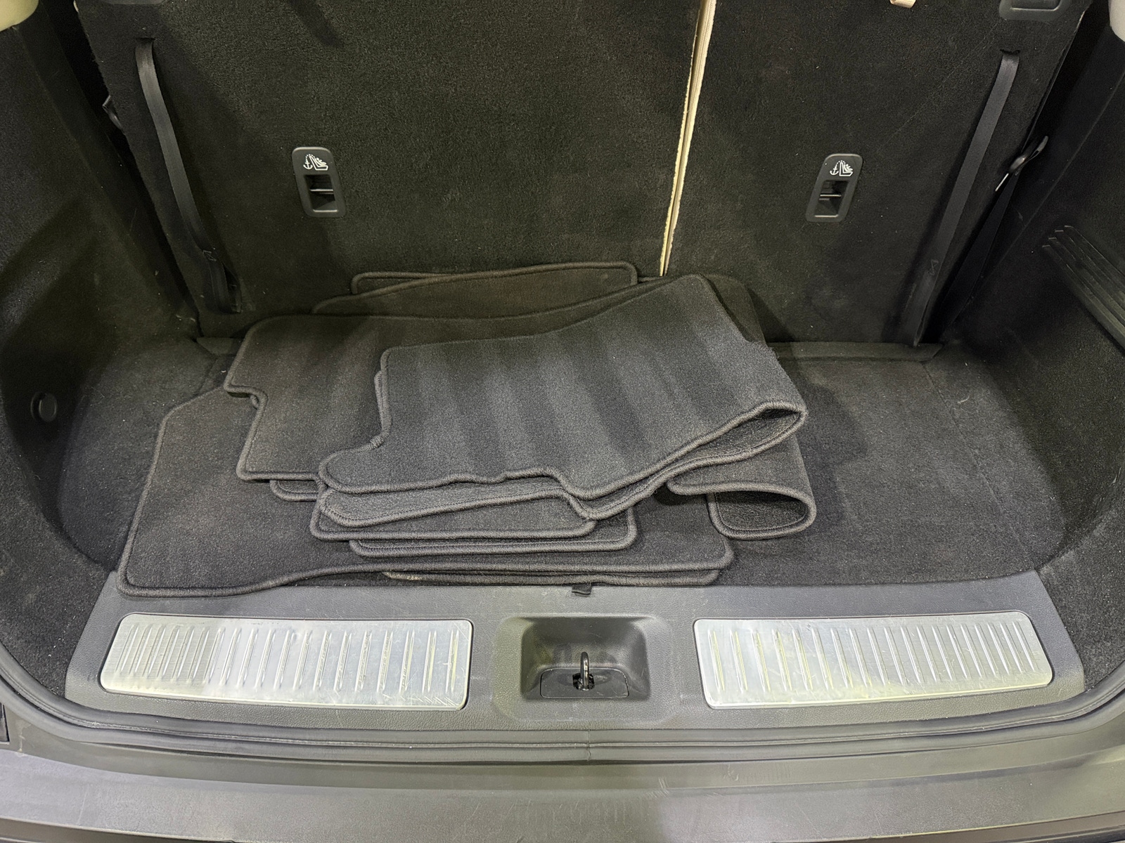 Thumbnail: 2023 INFINITI QX60 - 6