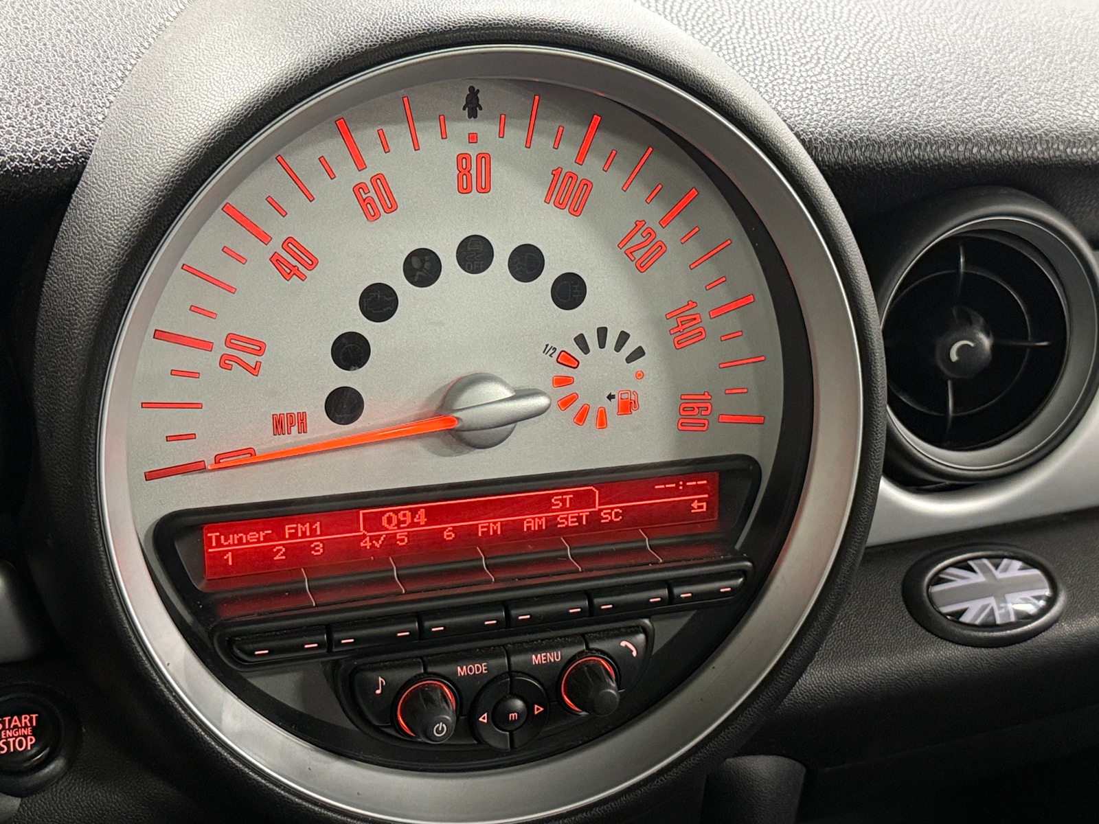 Thumbnail: 2013 MINI Cooper Hardtop - 4