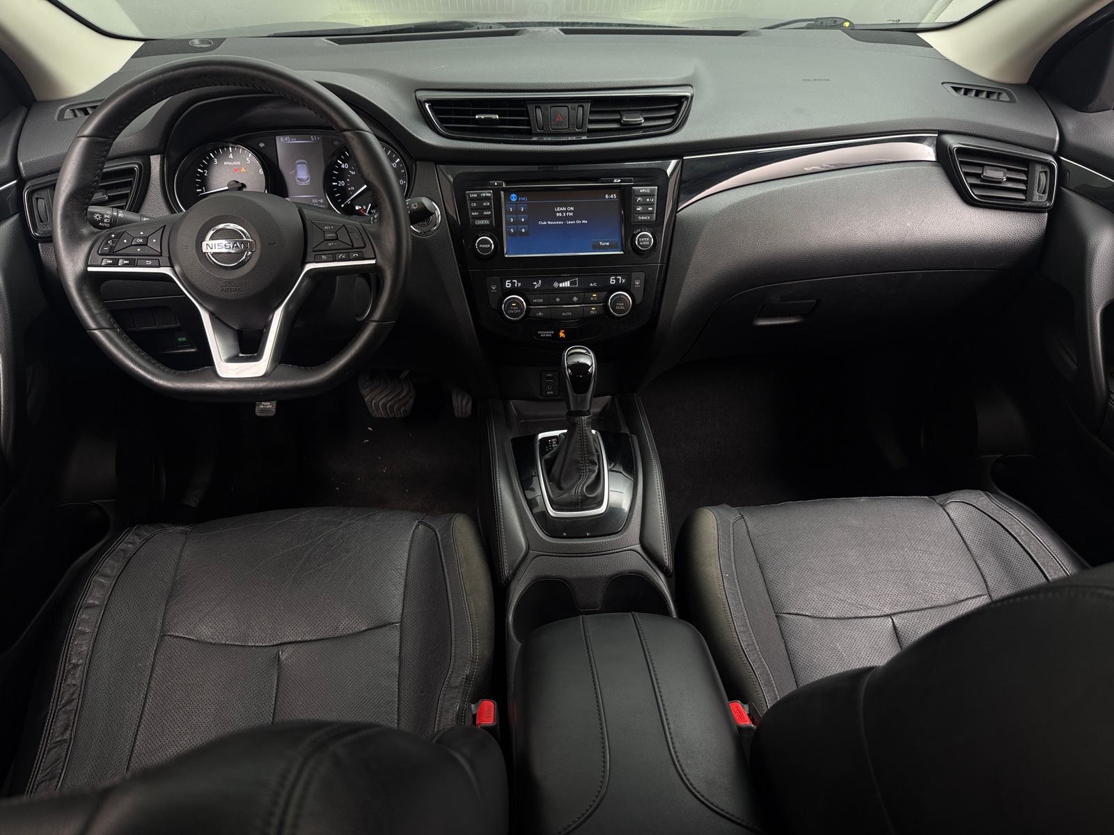 Thumbnail: 2017 Nissan Rogue Sport - 2