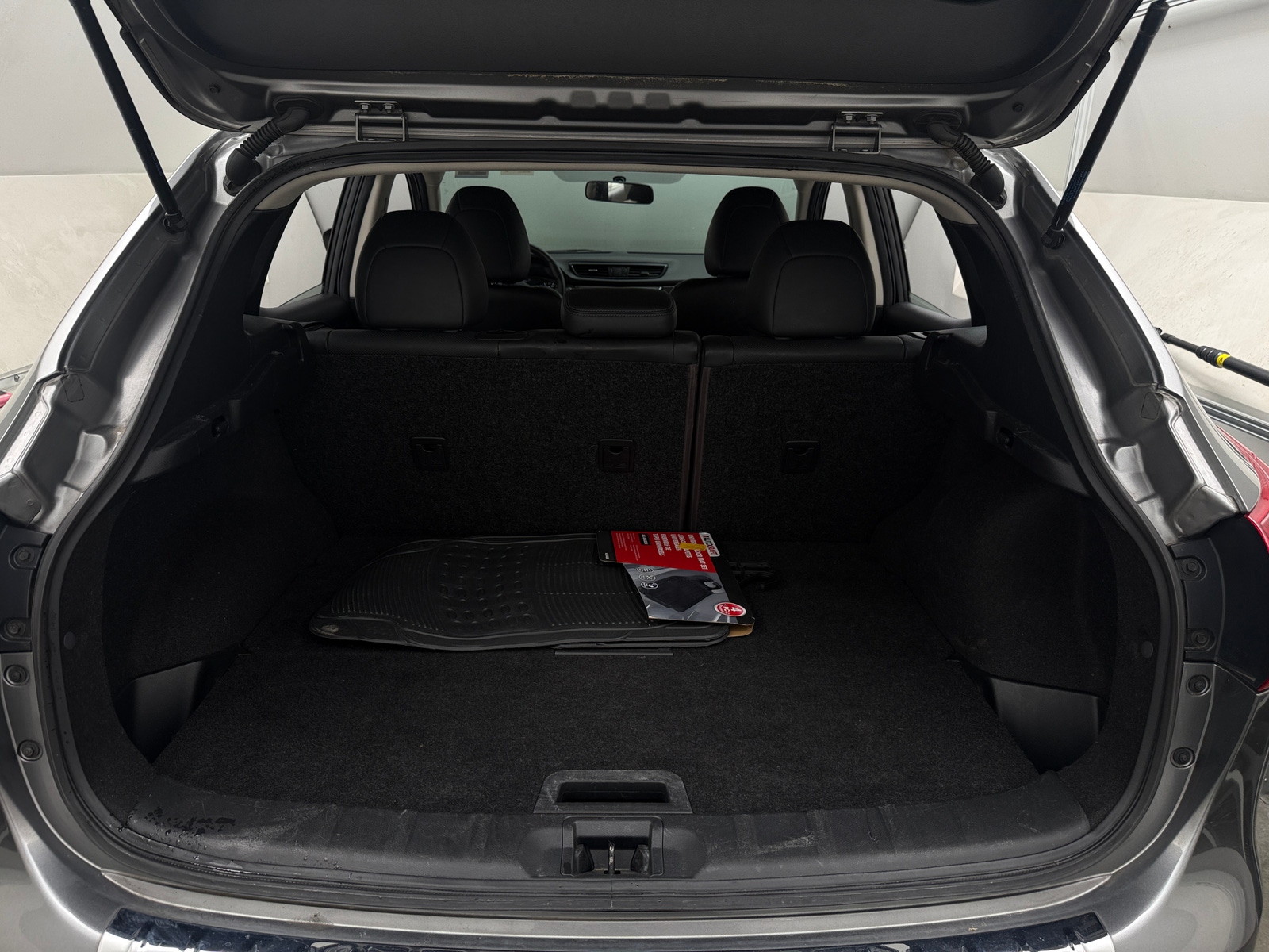 Thumbnail: 2017 Nissan Rogue Sport - 6