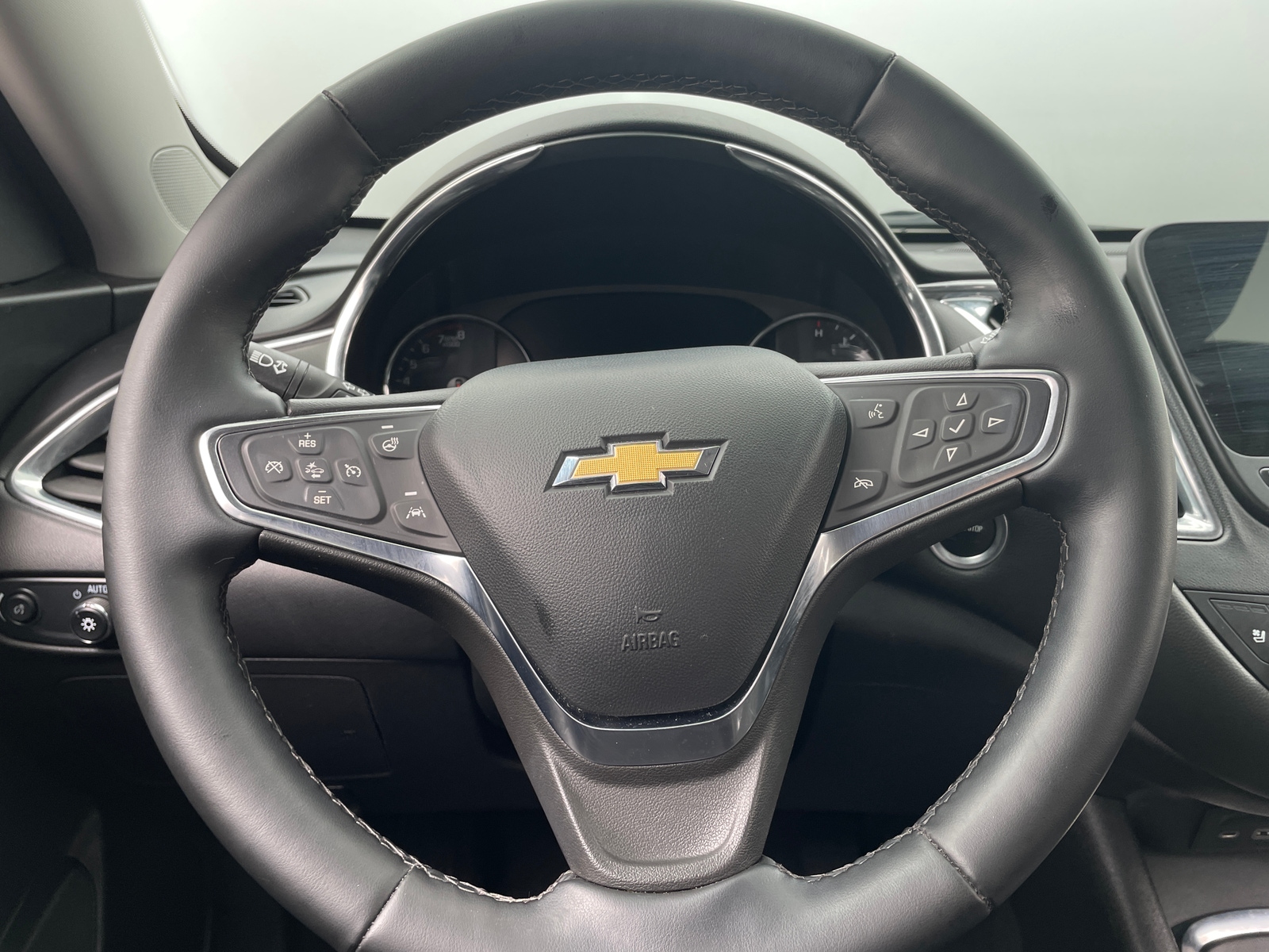 Thumbnail: 2024 Chevrolet Malibu - 4